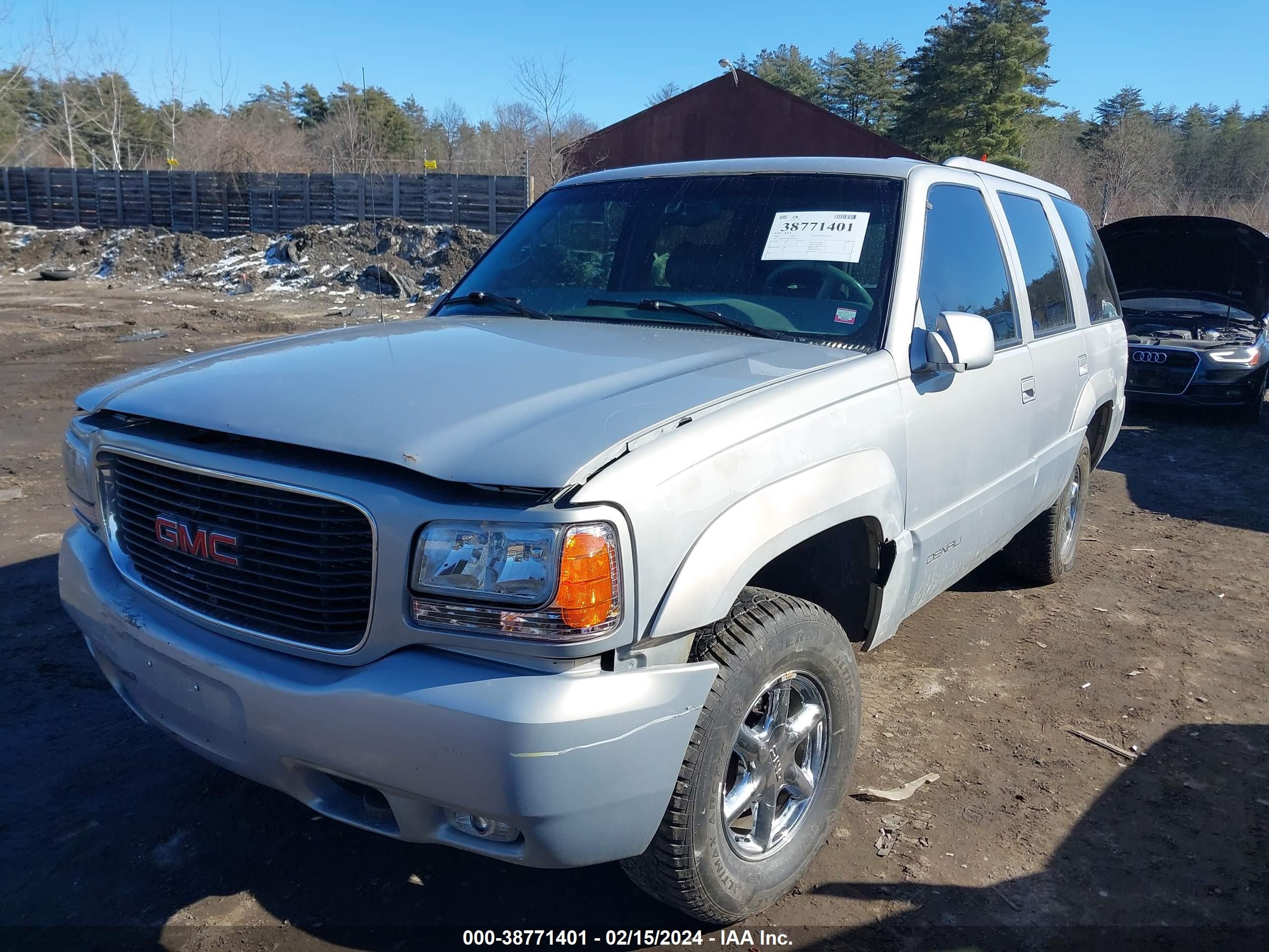 Photo 1 VIN: 1GKEK63R9YR211917 - GMC YUKON 