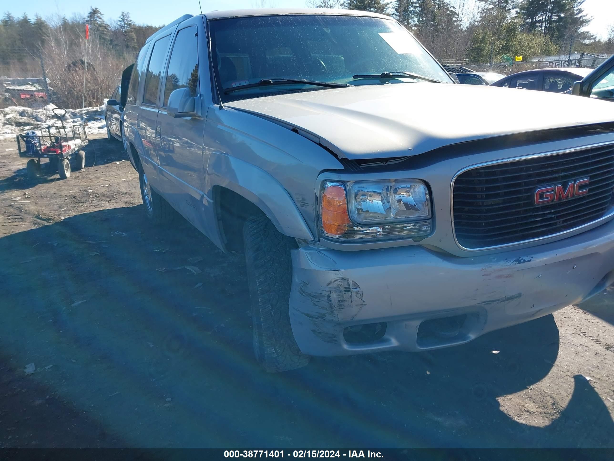 Photo 5 VIN: 1GKEK63R9YR211917 - GMC YUKON 