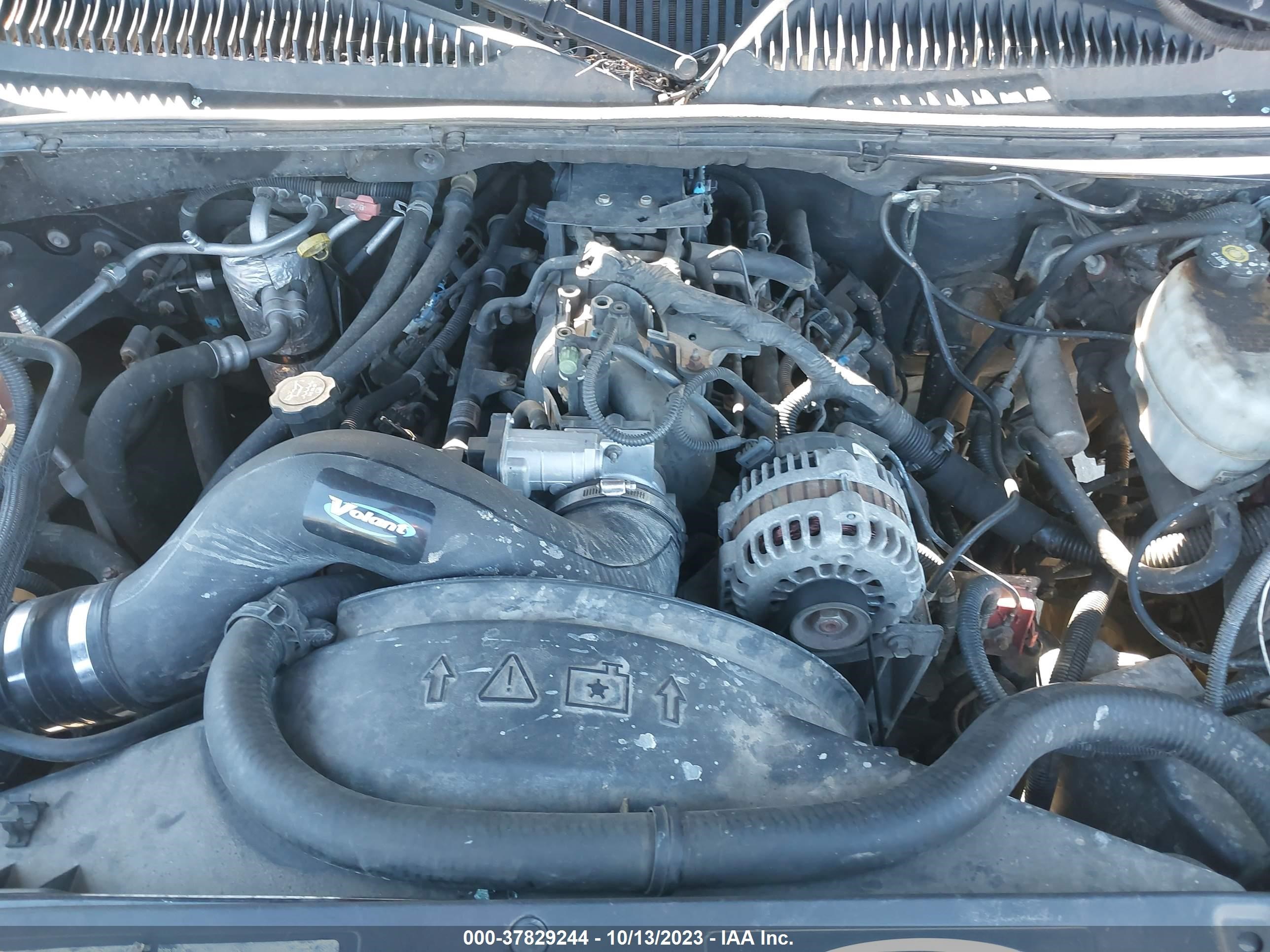 Photo 9 VIN: 1GKEK63U03J310105 - GMC YUKON 