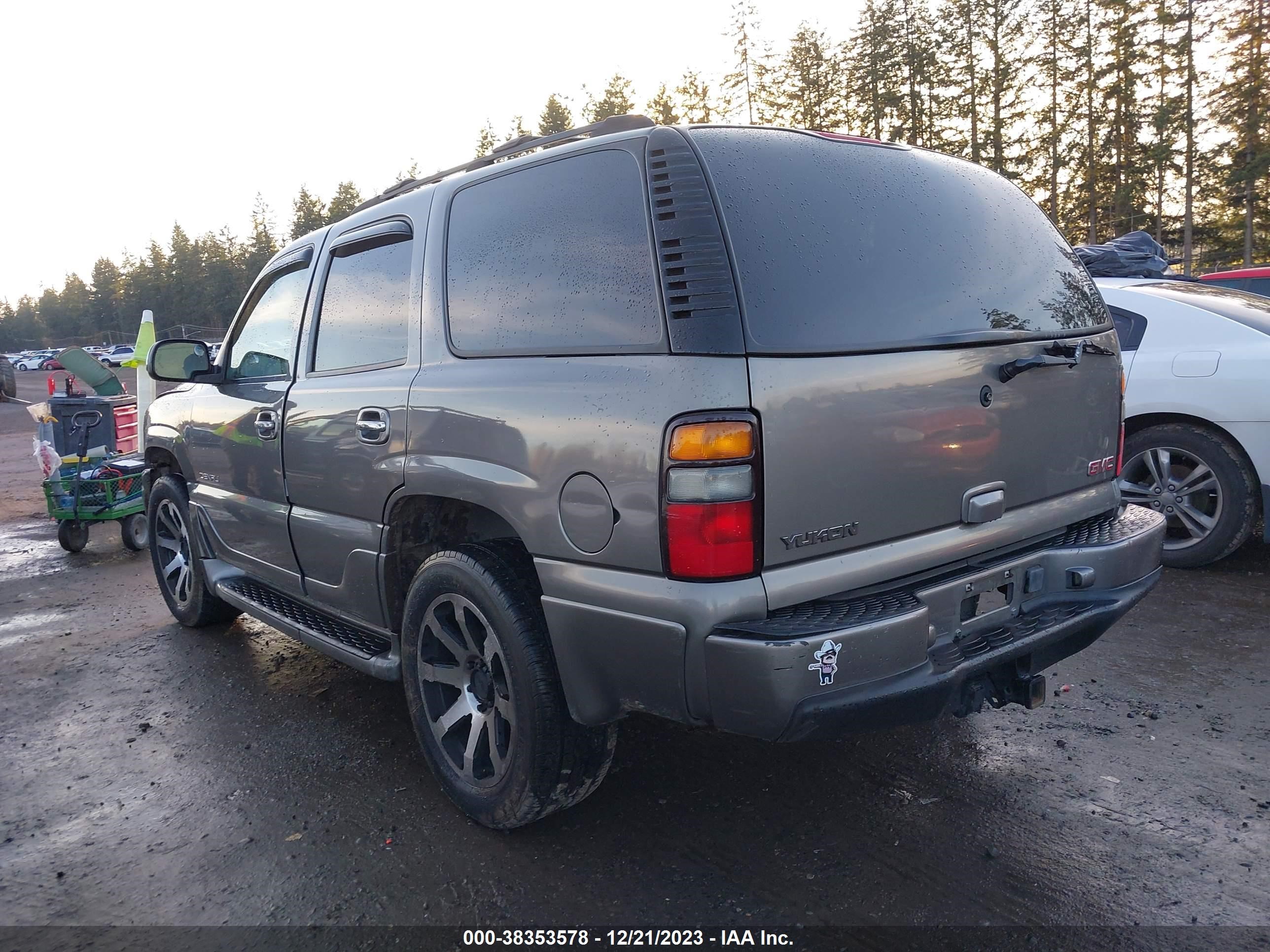 Photo 2 VIN: 1GKEK63U05J133333 - GMC YUKON 