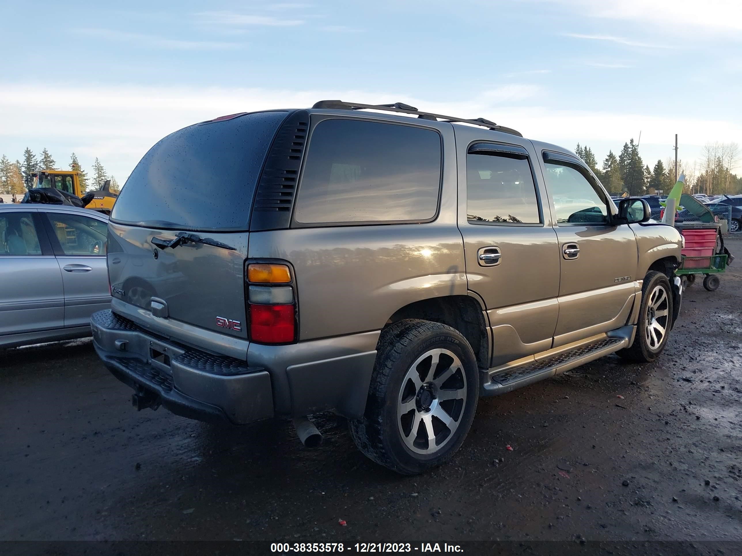 Photo 3 VIN: 1GKEK63U05J133333 - GMC YUKON 