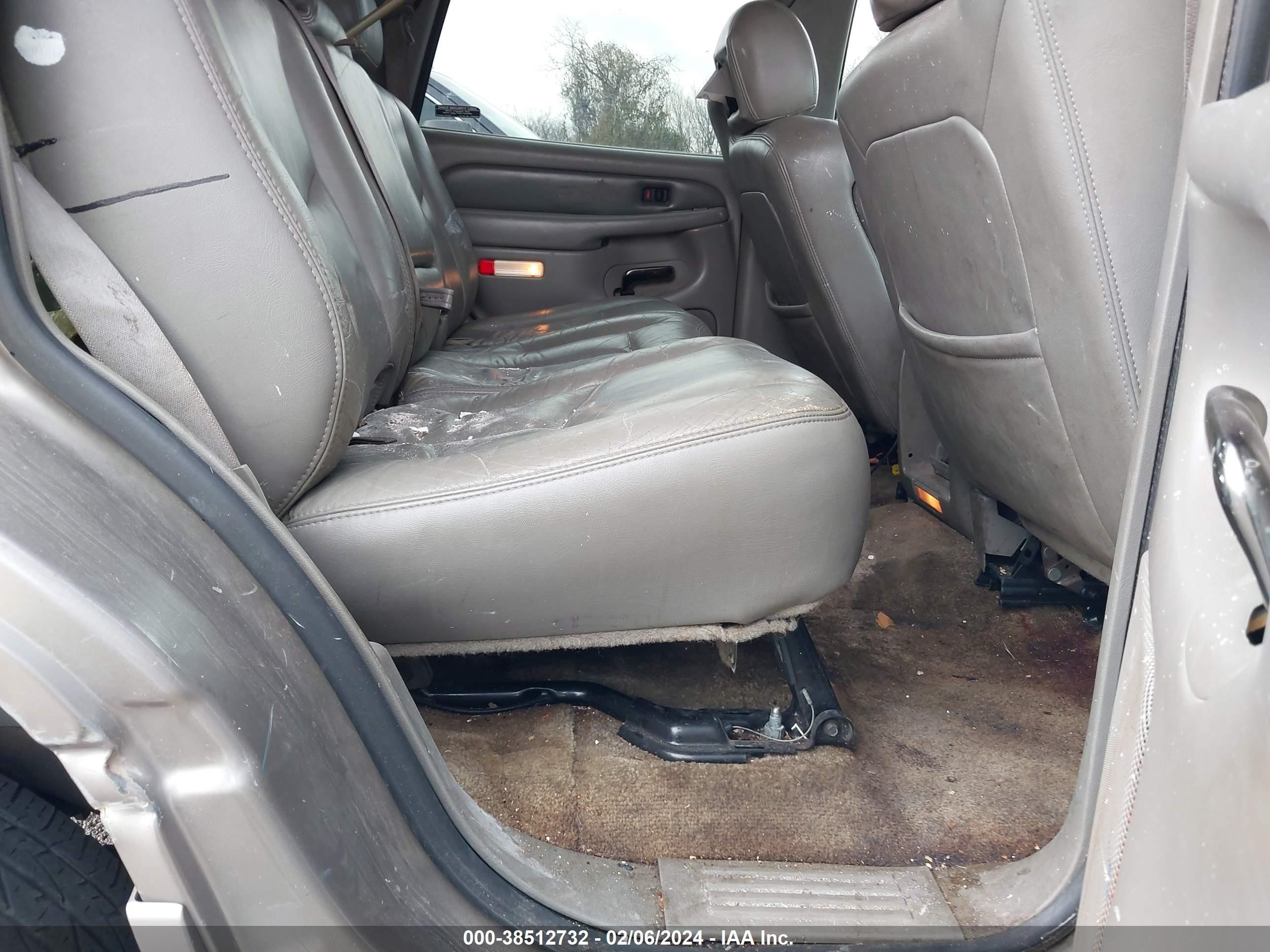 Photo 7 VIN: 1GKEK63U12J142554 - GMC YUKON 