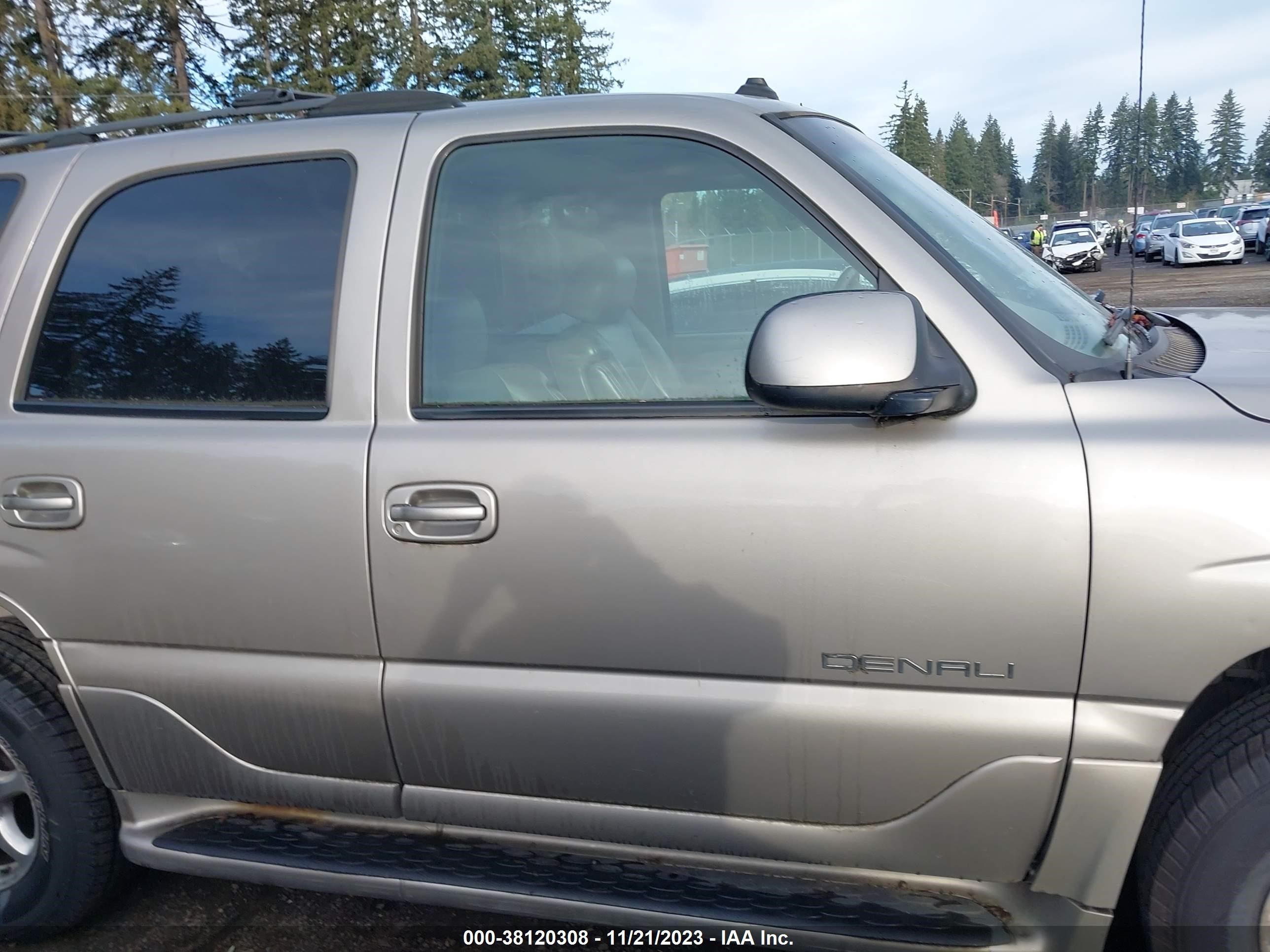 Photo 12 VIN: 1GKEK63U13J178844 - GMC YUKON 