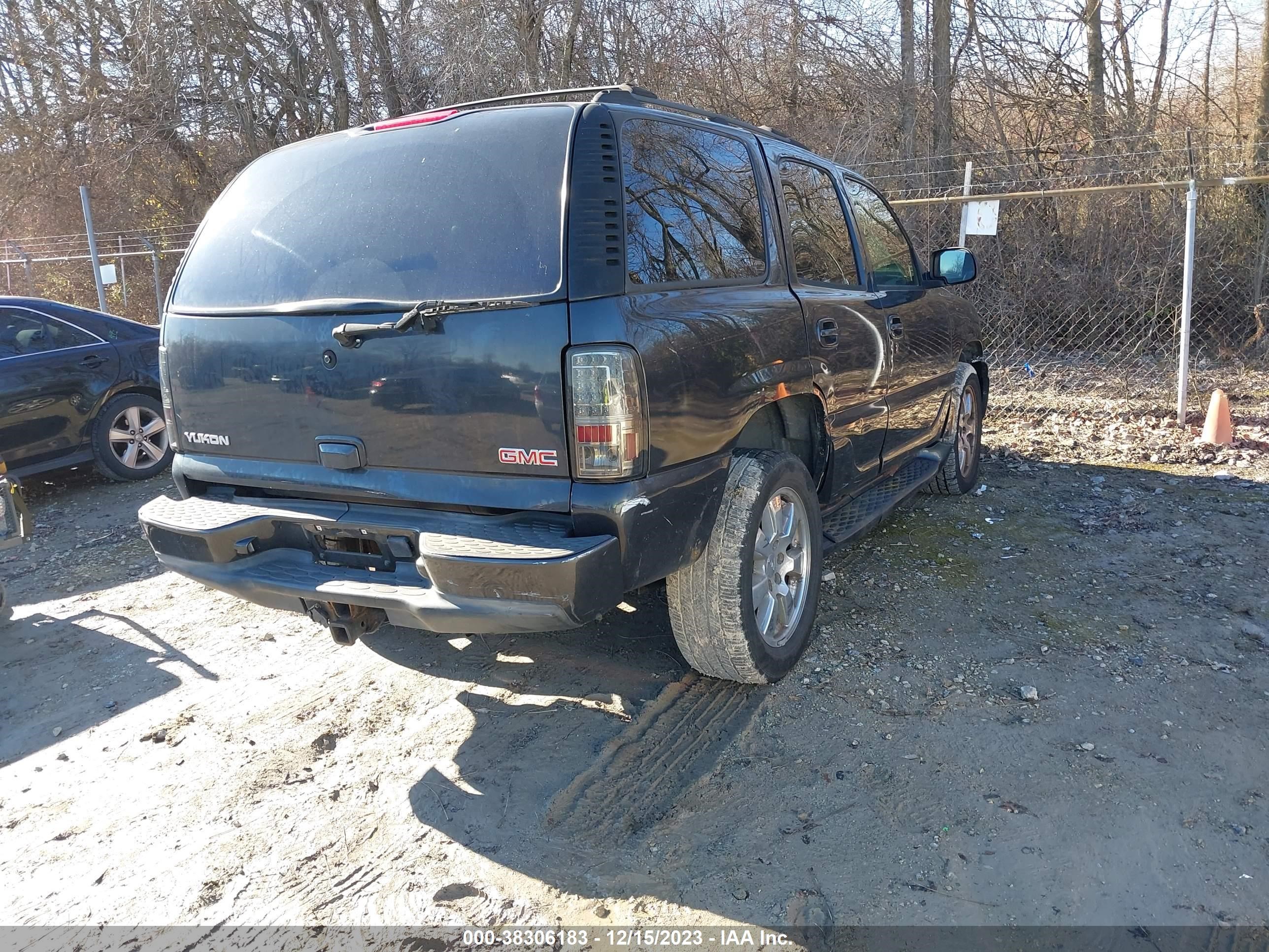 Photo 3 VIN: 1GKEK63U14J290867 - GMC YUKON 