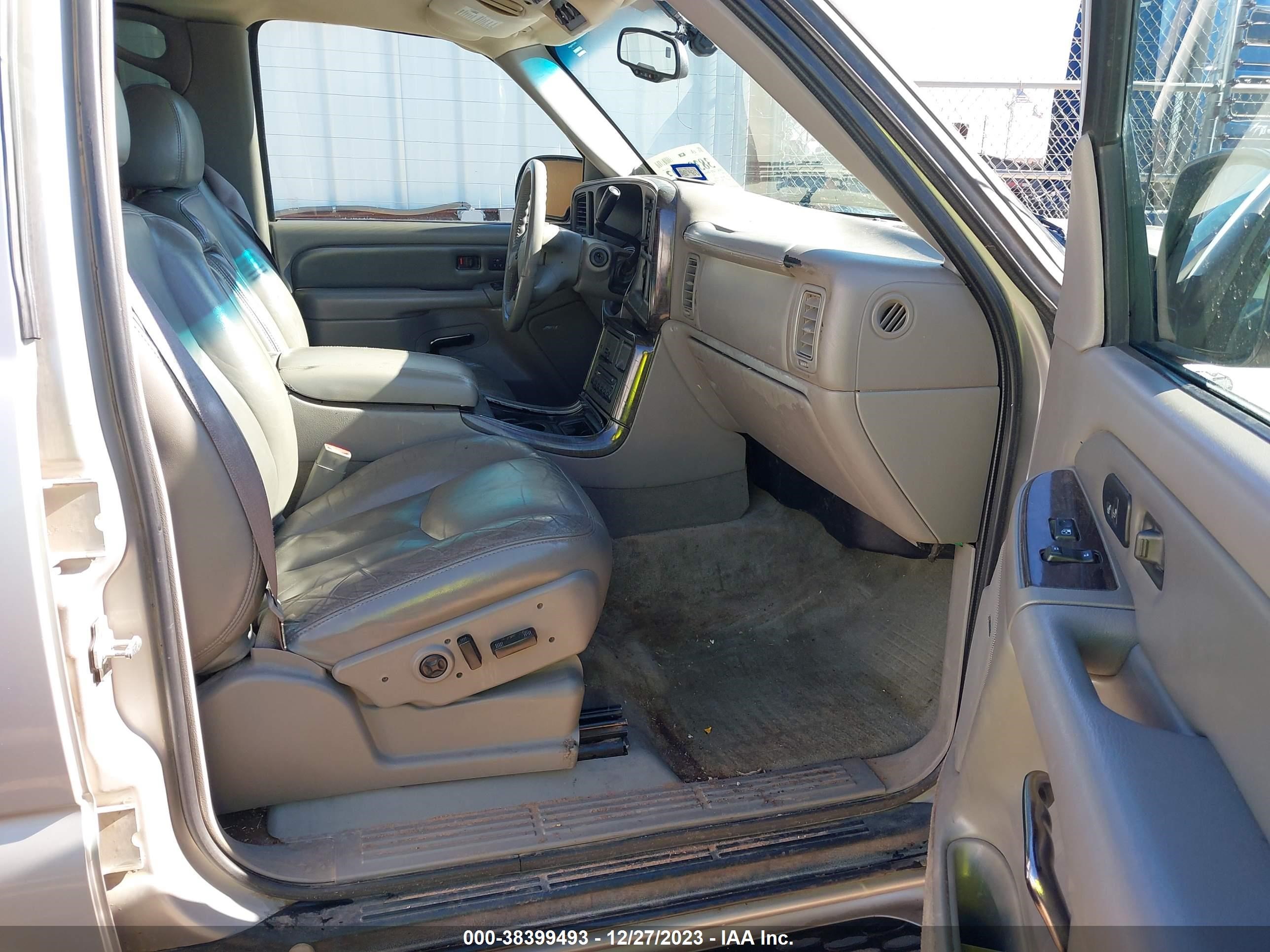 Photo 4 VIN: 1GKEK63U15J173369 - GMC YUKON 