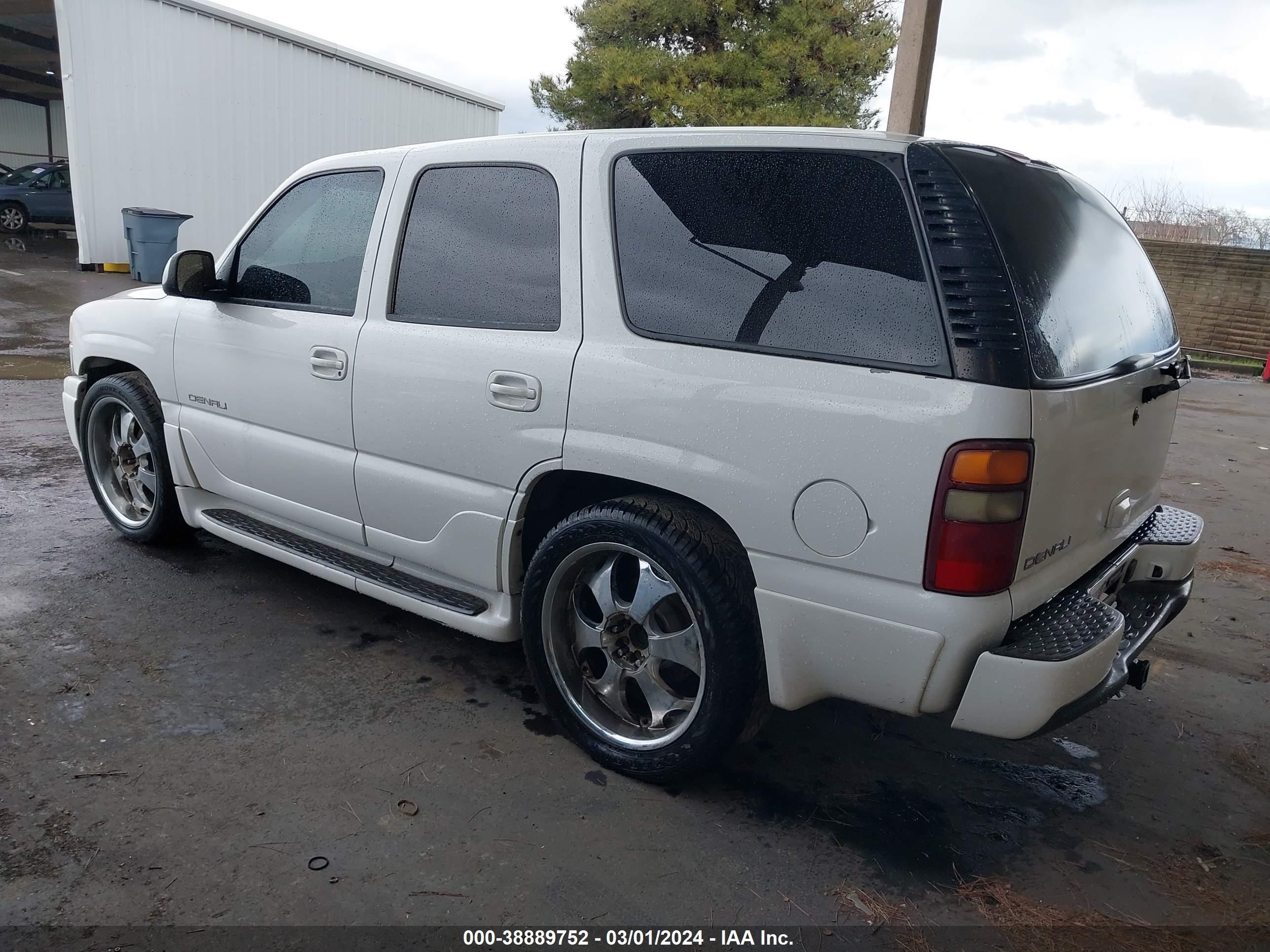 Photo 2 VIN: 1GKEK63U34J118369 - GMC YUKON 