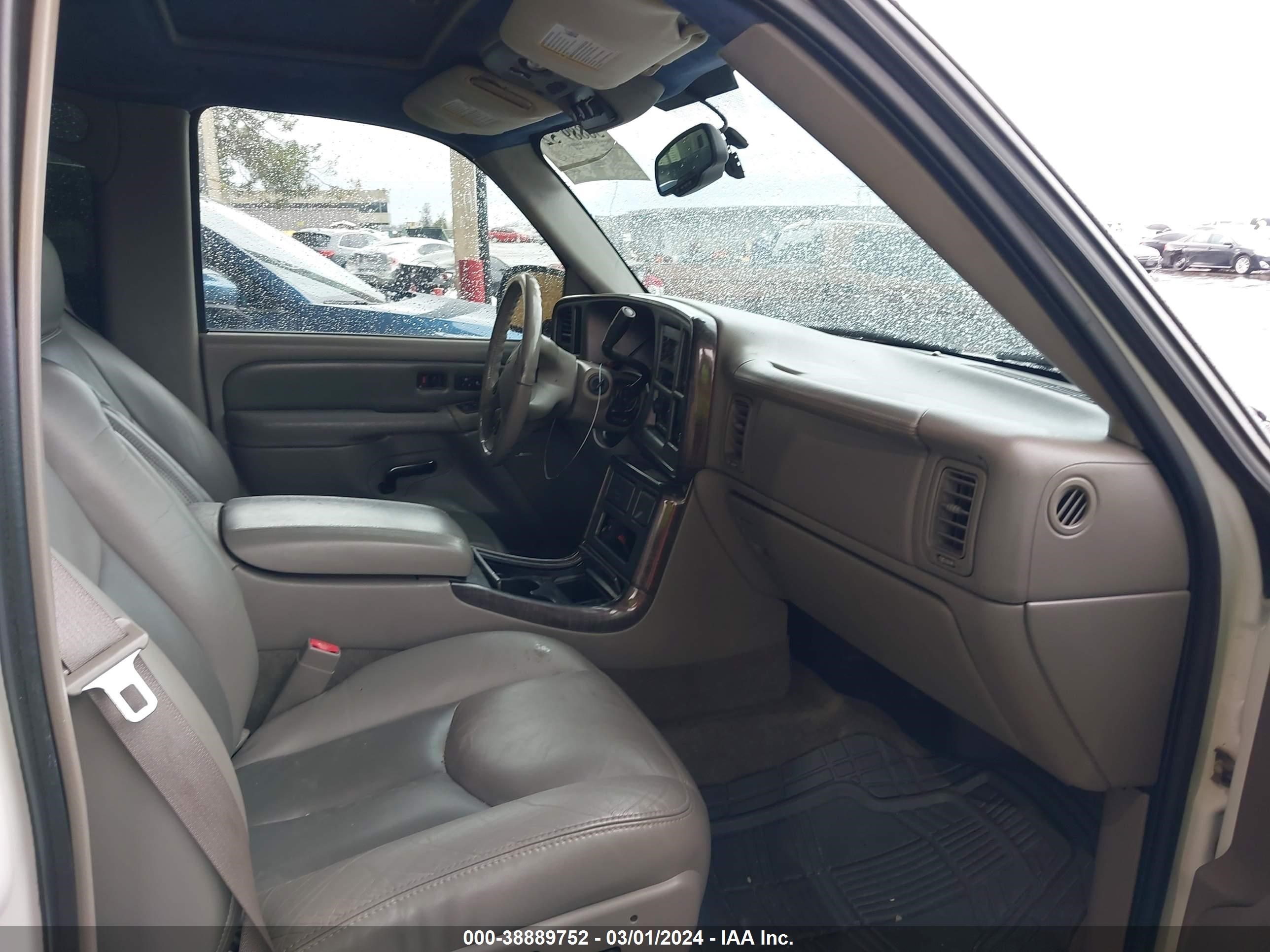 Photo 4 VIN: 1GKEK63U34J118369 - GMC YUKON 