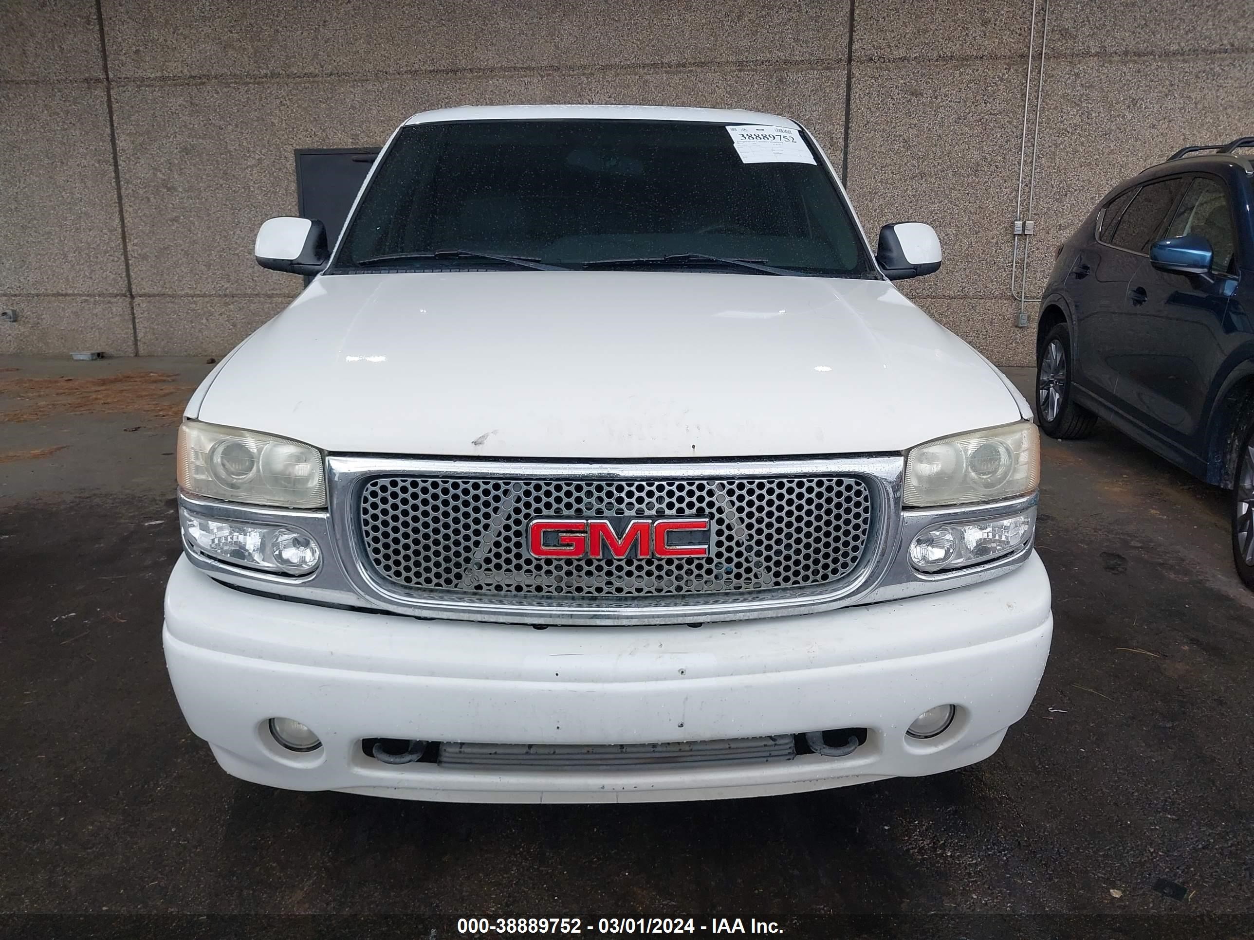 Photo 5 VIN: 1GKEK63U34J118369 - GMC YUKON 