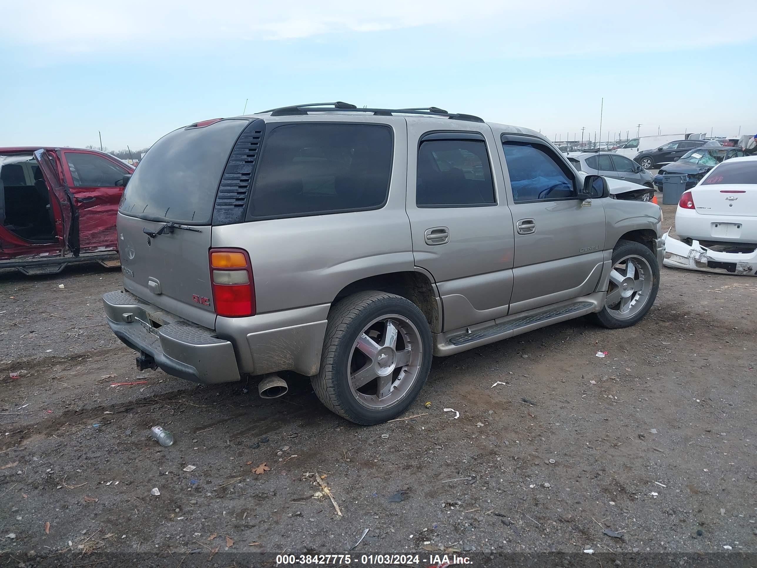 Photo 3 VIN: 1GKEK63U41J300884 - GMC YUKON 