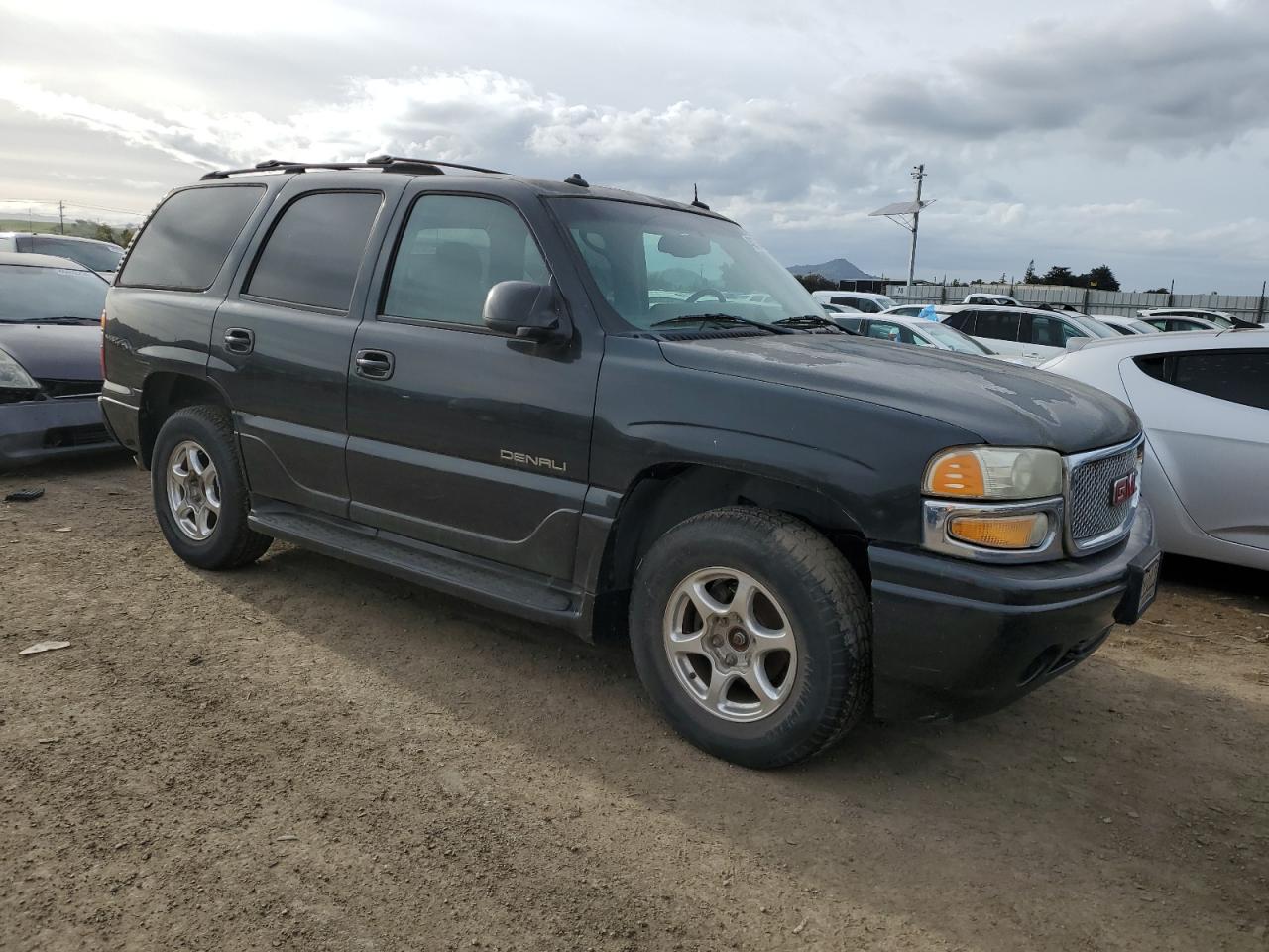 Photo 3 VIN: 1GKEK63U43J279831 - GMC YUKON 