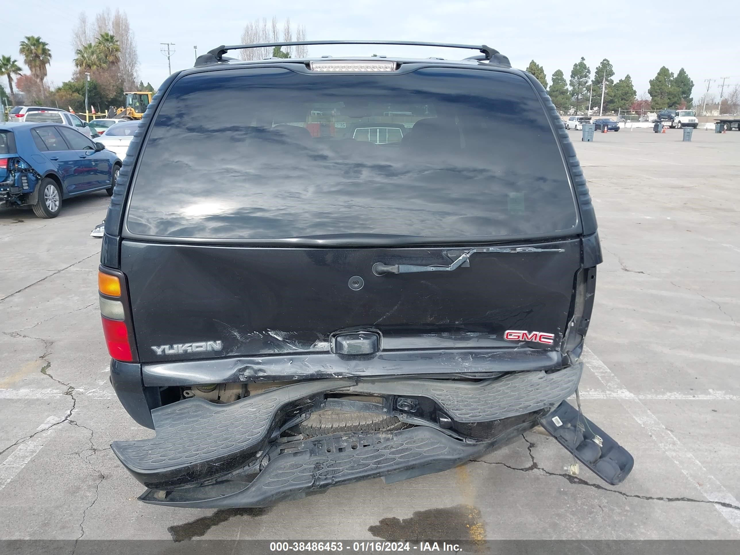 Photo 16 VIN: 1GKEK63U54J233877 - GMC YUKON 