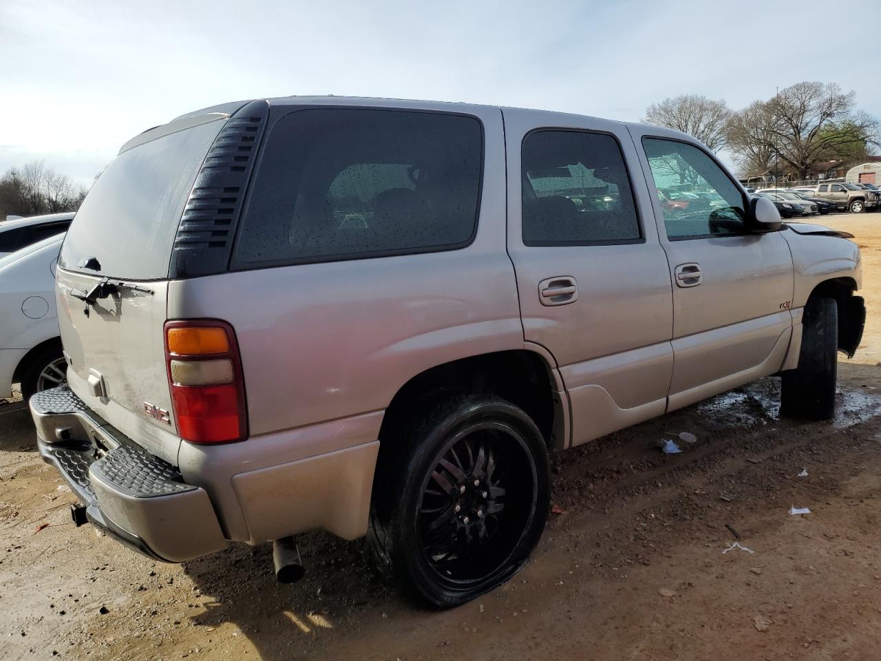 Photo 2 VIN: 1GKEK63U55J266539 - GMC YUKON 