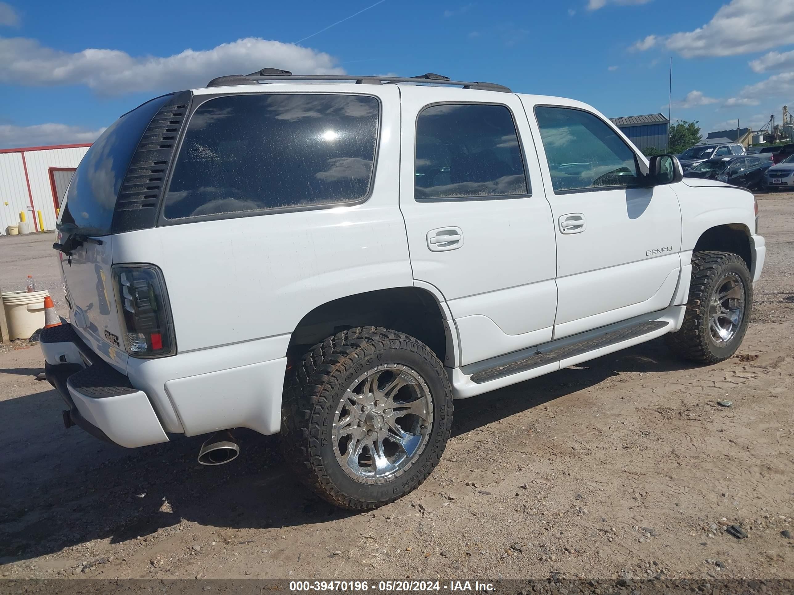 Photo 3 VIN: 1GKEK63U62J125653 - GMC YUKON 