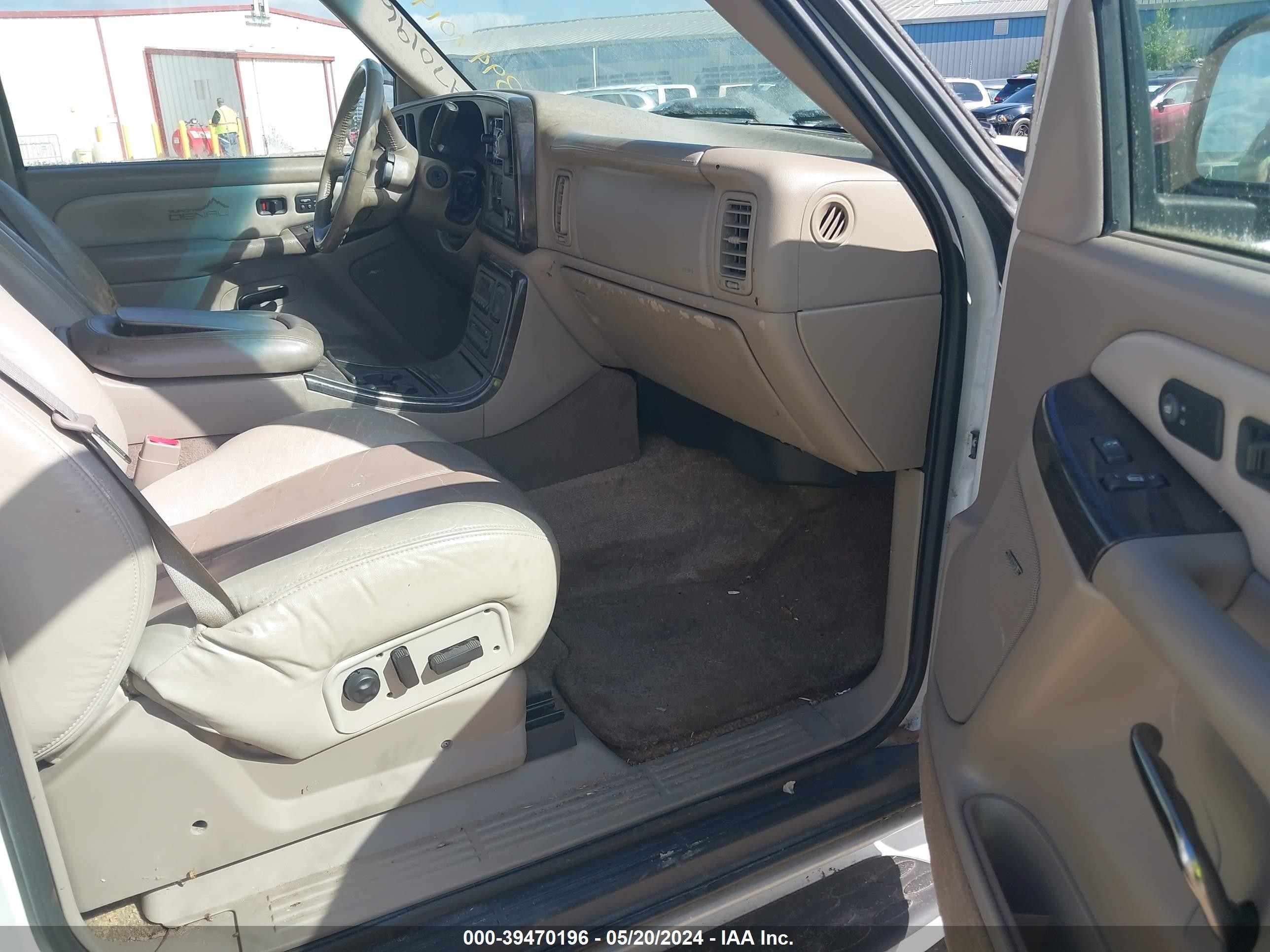 Photo 4 VIN: 1GKEK63U62J125653 - GMC YUKON 