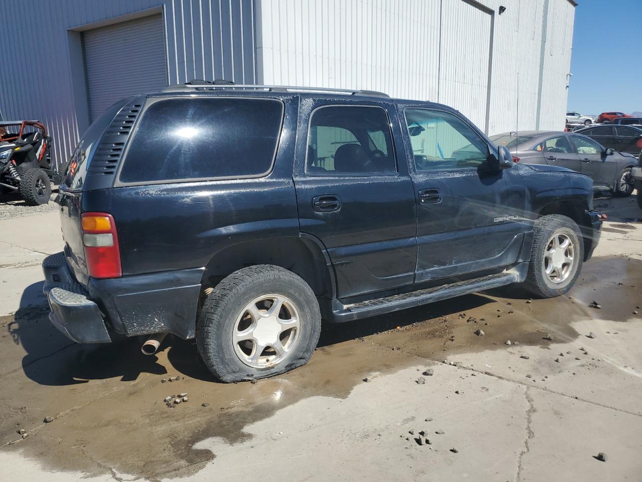 Photo 2 VIN: 1GKEK63U63J289633 - GMC YUKON 