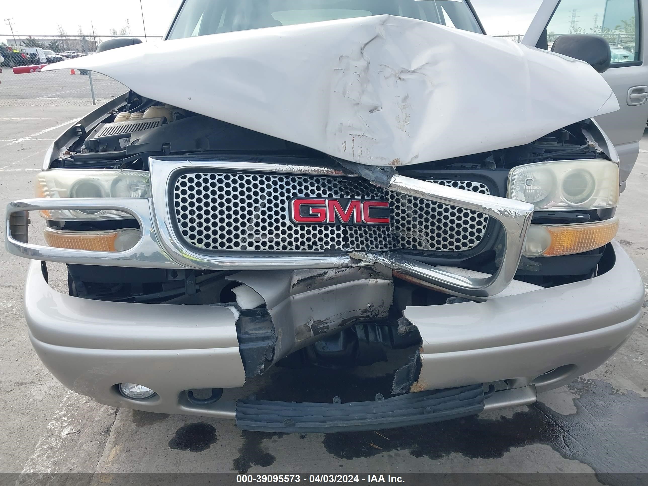 Photo 5 VIN: 1GKEK63U64J242071 - GMC YUKON 