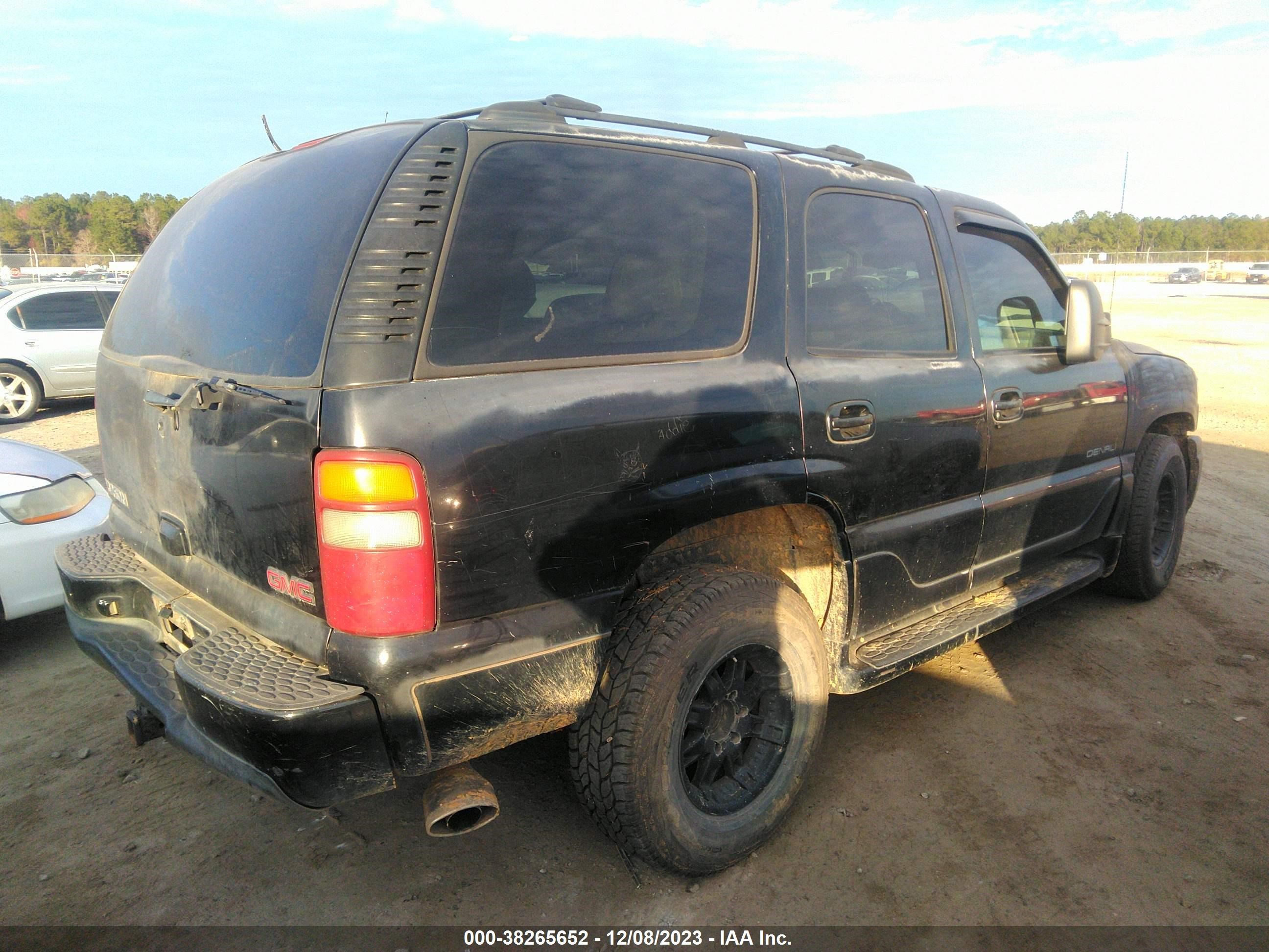 Photo 3 VIN: 1GKEK63U71J182118 - GMC YUKON 