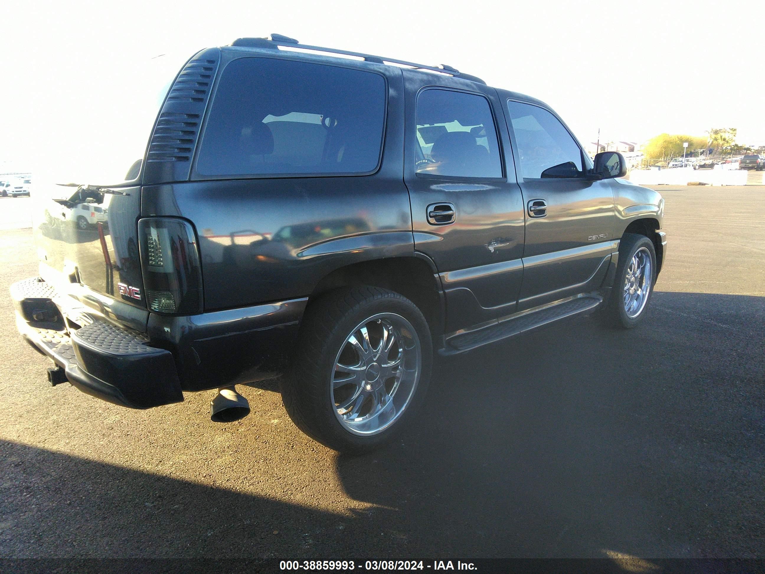 Photo 3 VIN: 1GKEK63U74J265360 - GMC YUKON 