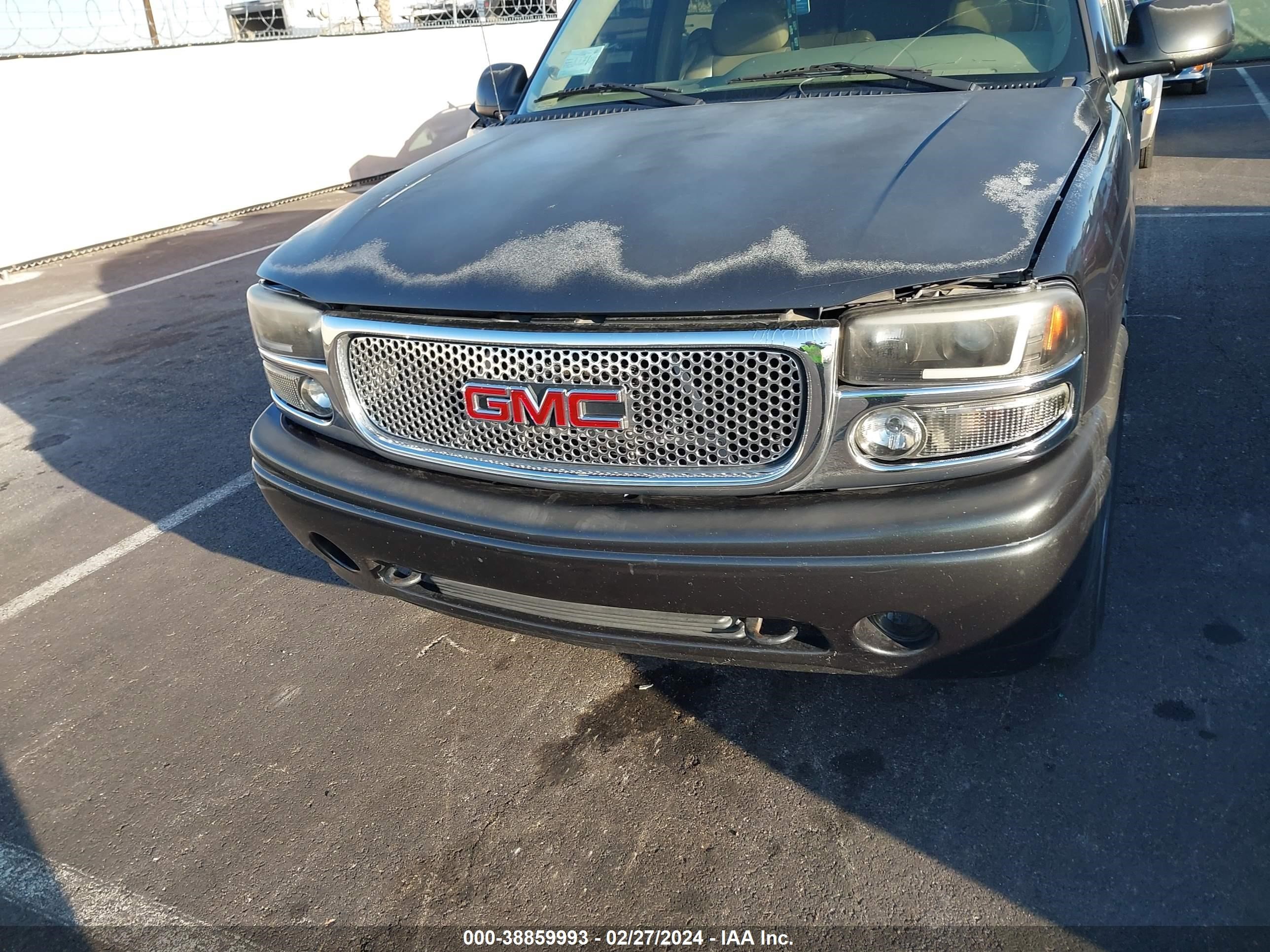 Photo 5 VIN: 1GKEK63U74J265360 - GMC YUKON 