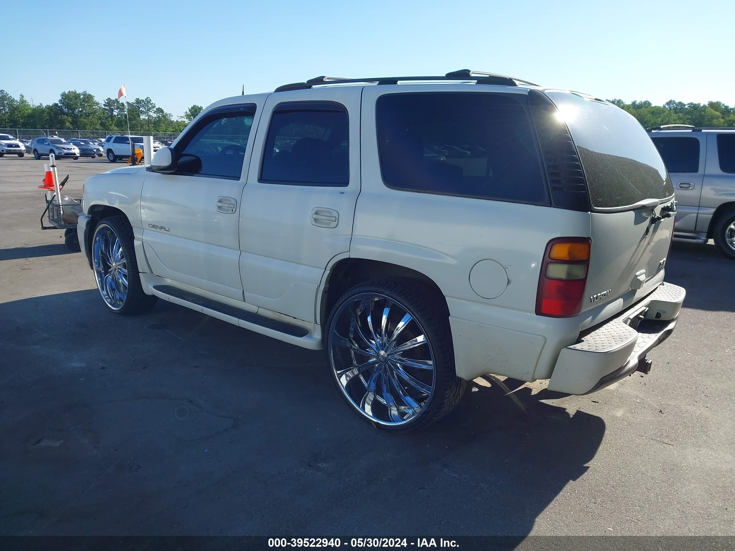 Photo 2 VIN: 1GKEK63U83J247173 - GMC YUKON 