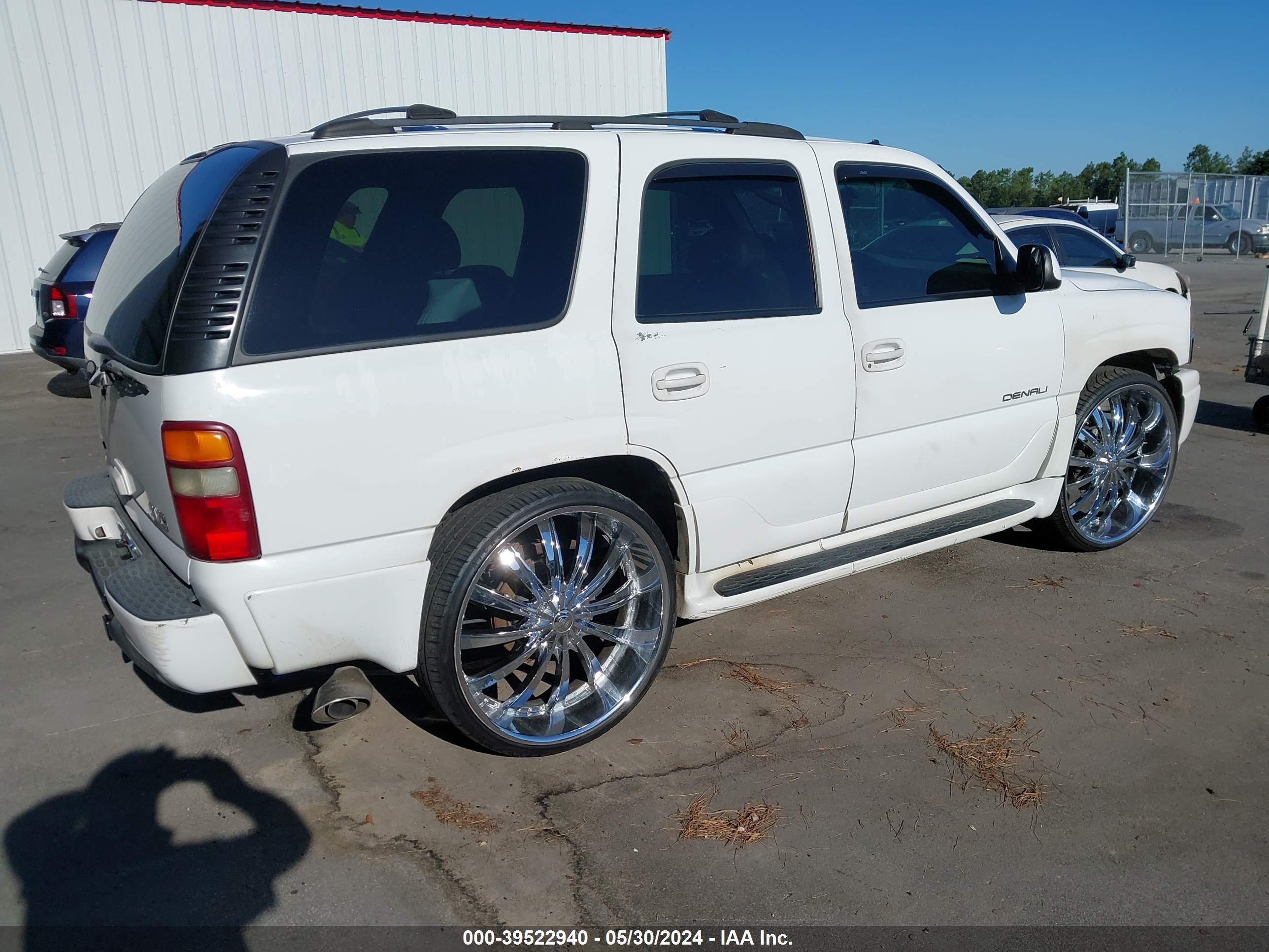 Photo 3 VIN: 1GKEK63U83J247173 - GMC YUKON 