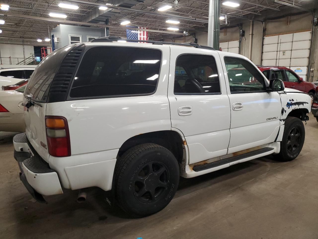 Photo 2 VIN: 1GKEK63U83J340260 - GMC YUKON 