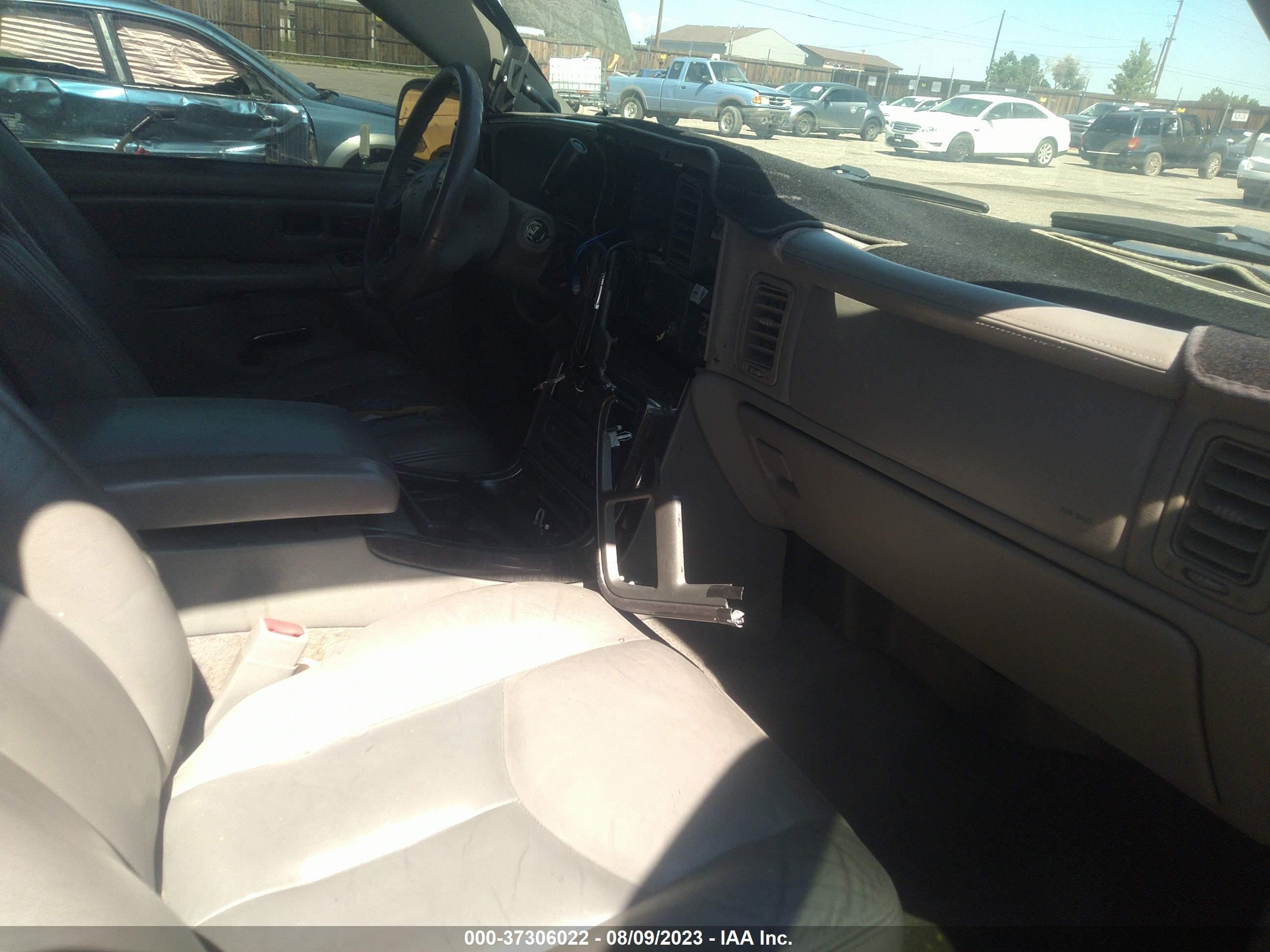 Photo 4 VIN: 1GKEK63U84J166837 - GMC YUKON 