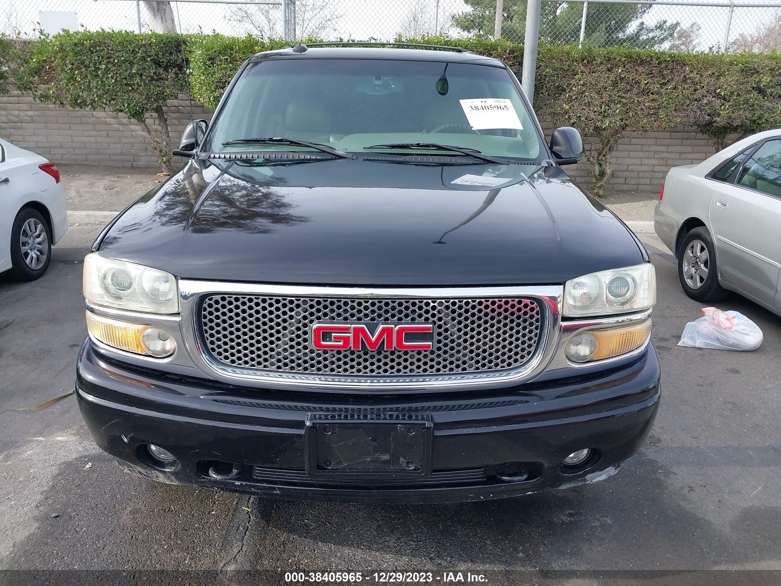 Photo 11 VIN: 1GKEK63U93J130315 - GMC YUKON 