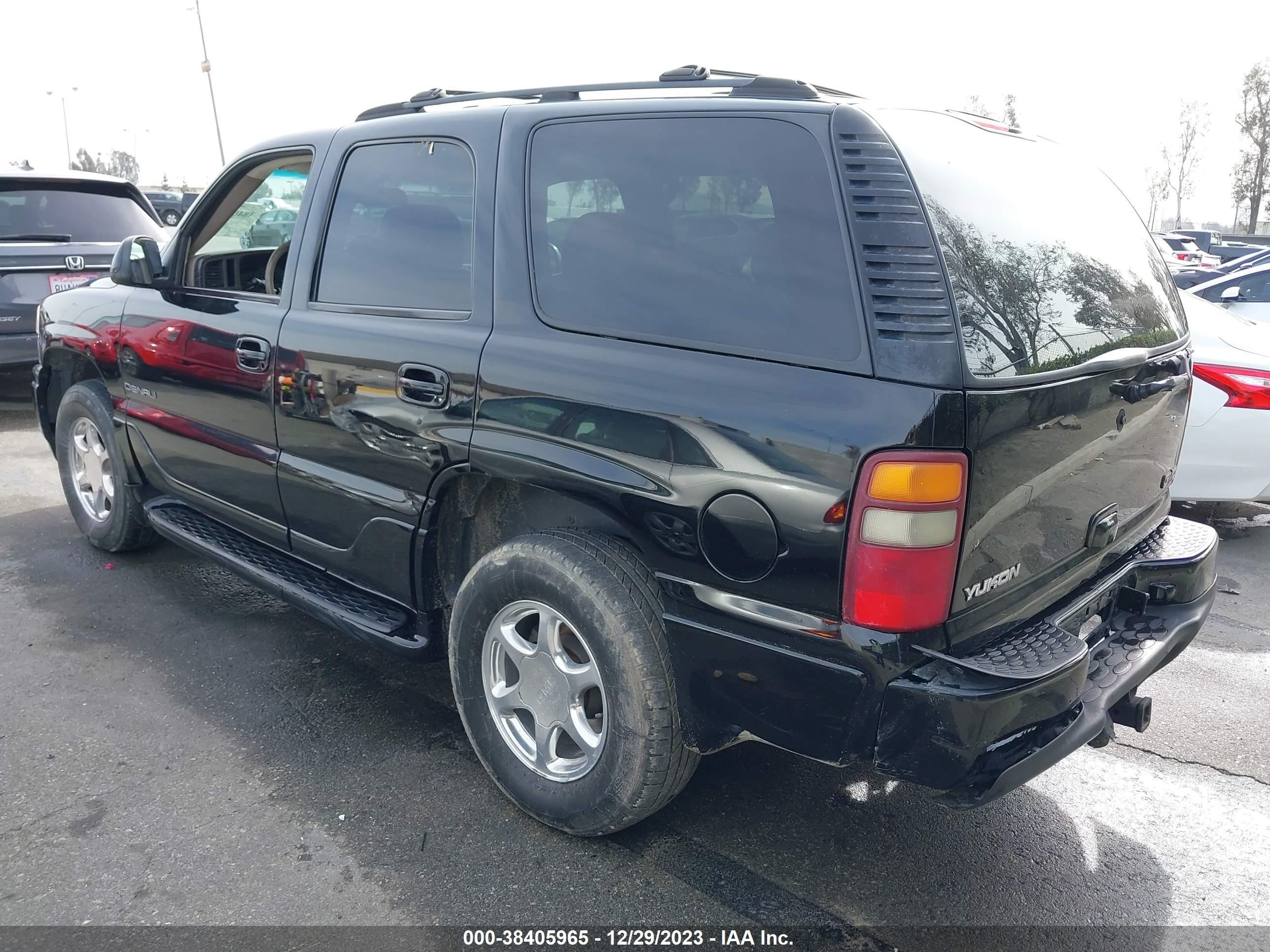 Photo 2 VIN: 1GKEK63U93J130315 - GMC YUKON 