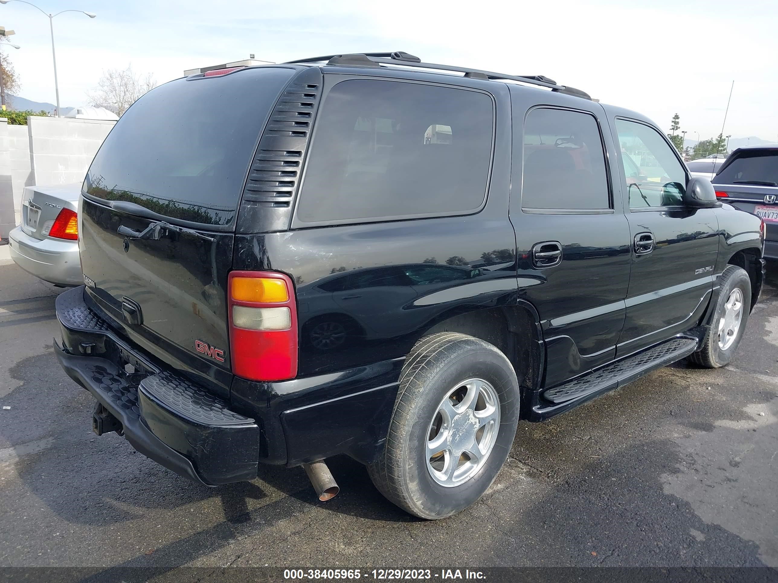 Photo 3 VIN: 1GKEK63U93J130315 - GMC YUKON 