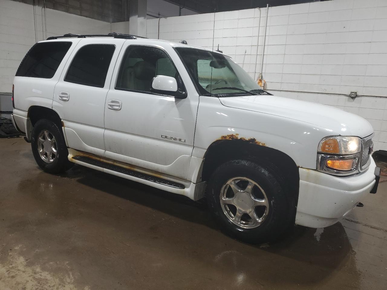 Photo 3 VIN: 1GKEK63U94J125522 - GMC YUKON 