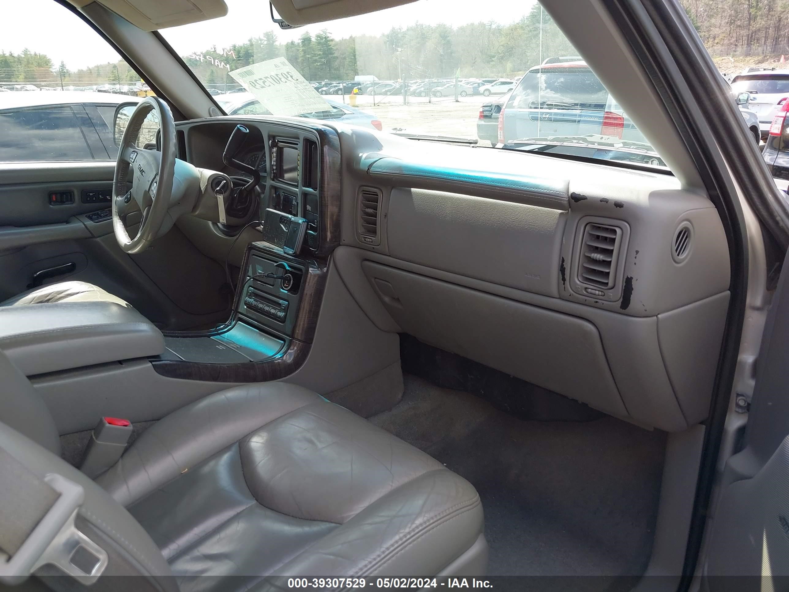 Photo 4 VIN: 1GKEK63U94J176700 - GMC YUKON 