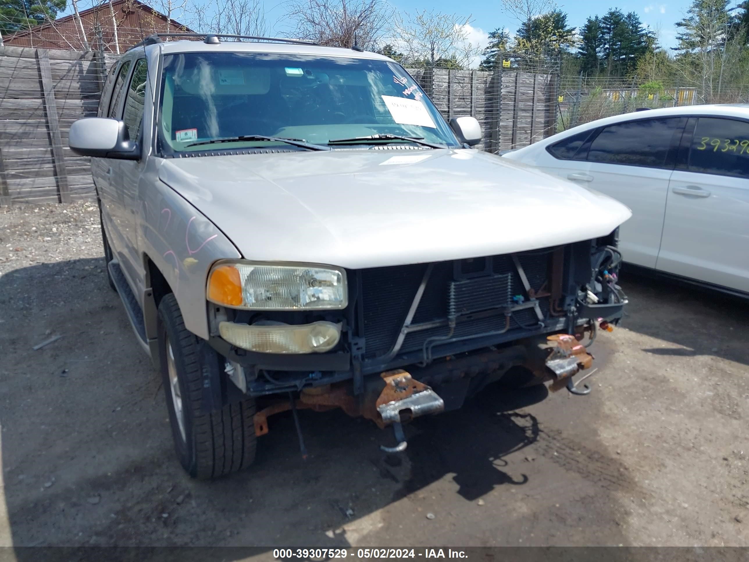 Photo 5 VIN: 1GKEK63U94J176700 - GMC YUKON 