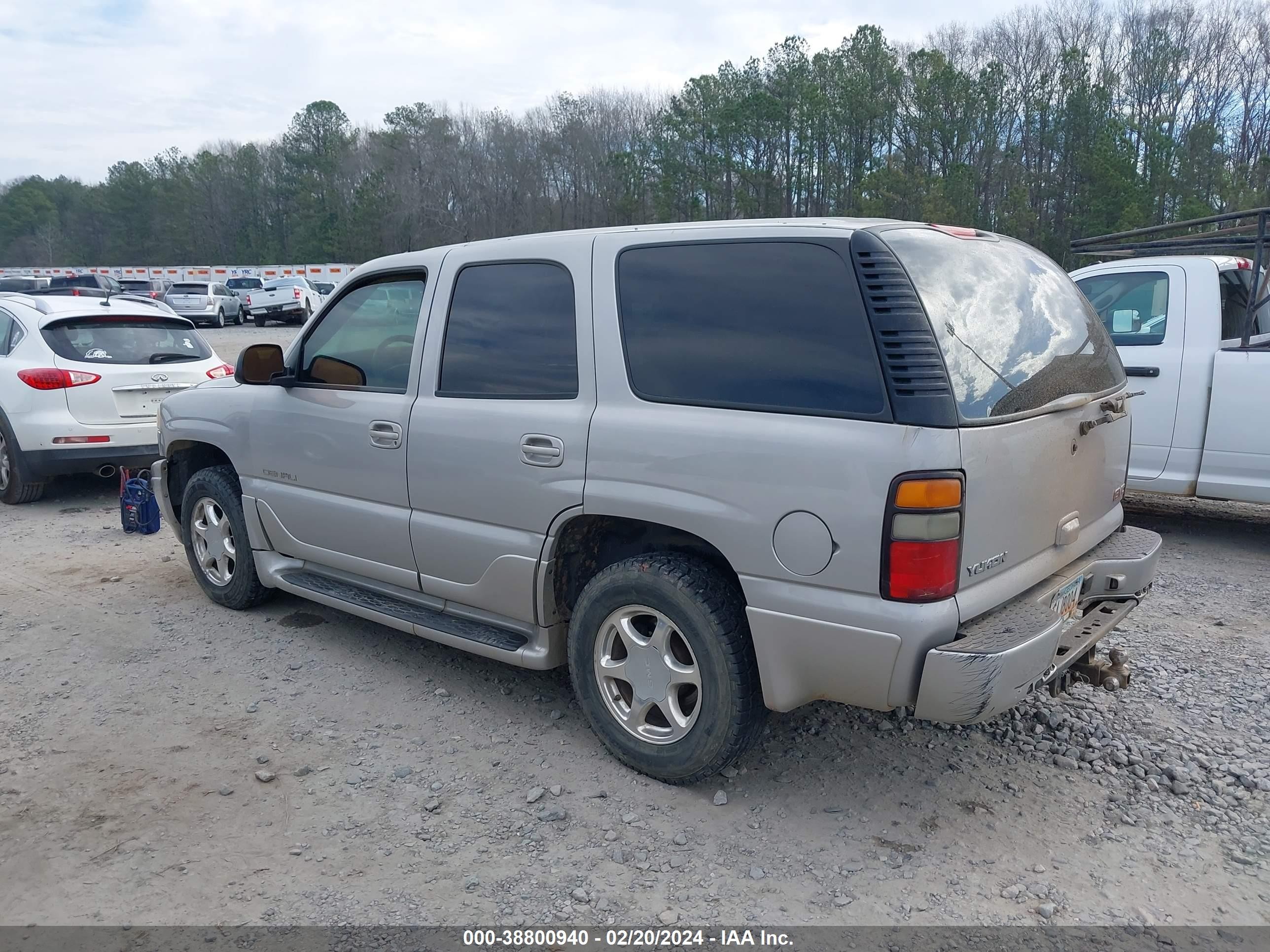 Photo 2 VIN: 1GKEK63U95J201676 - GMC YUKON 