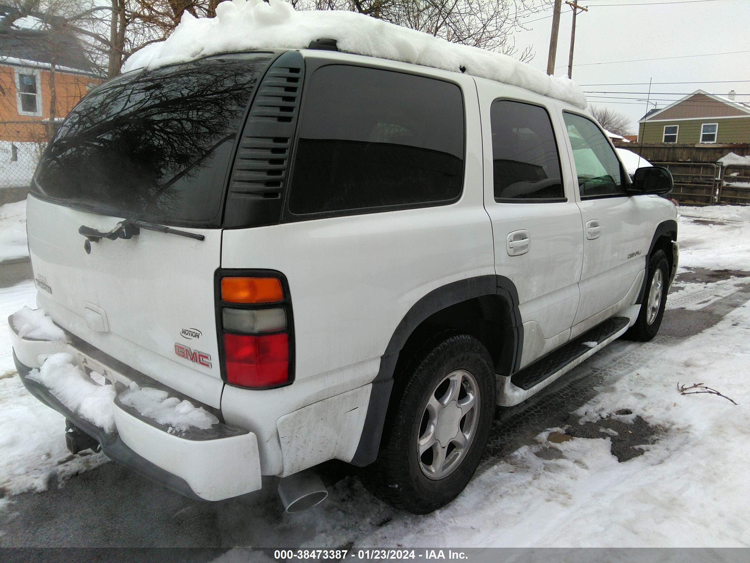 Photo 3 VIN: 1GKEK63UX4J254580 - GMC YUKON 