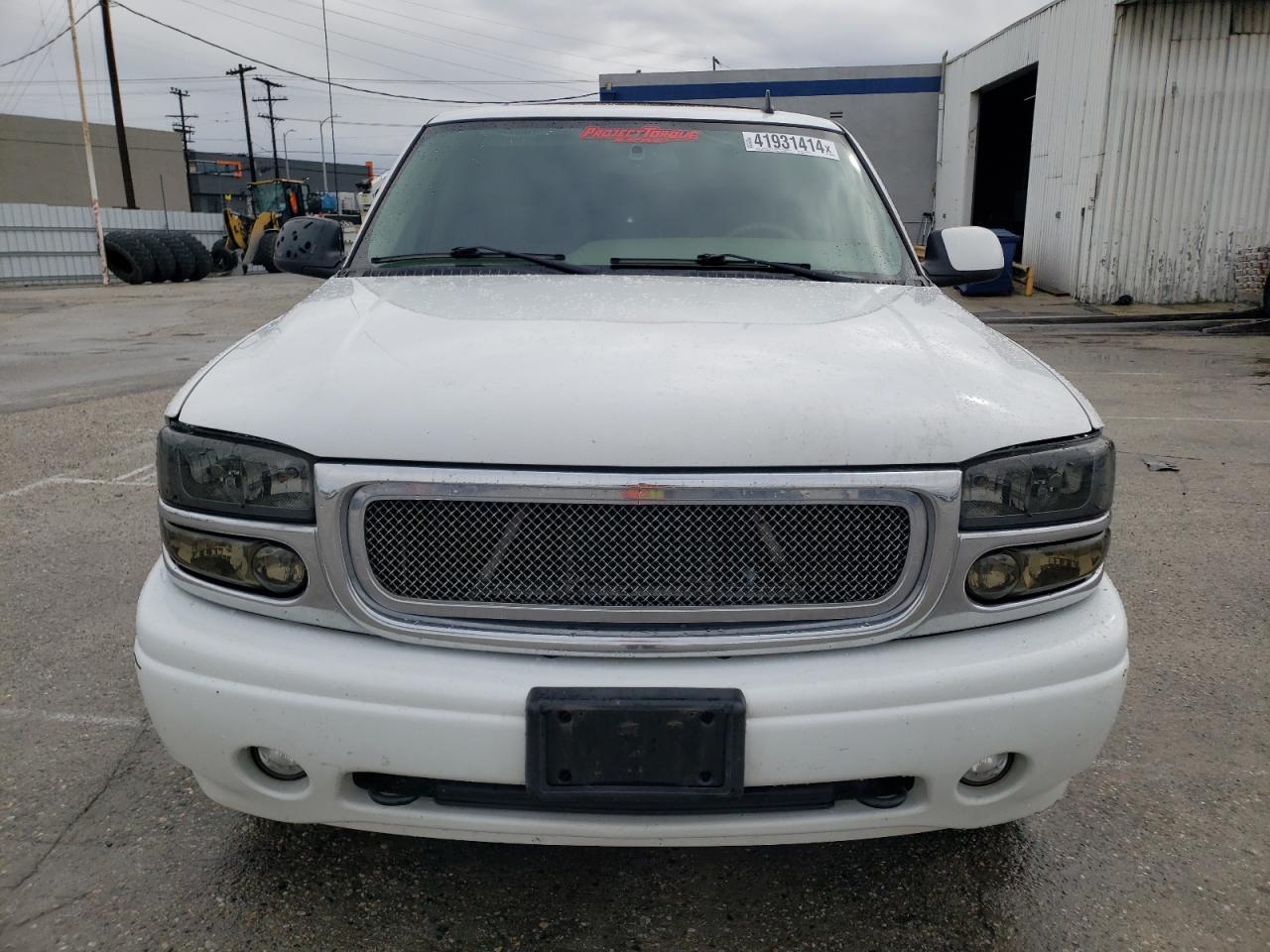 Photo 4 VIN: 1GKEK63UX6J153980 - GMC YUKON 