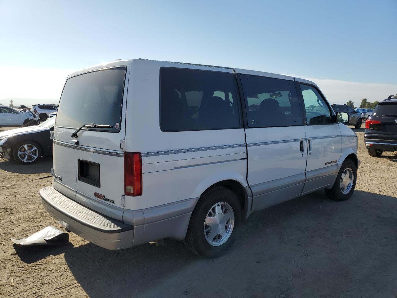 Photo 2 VIN: 1GKEL19W4VB511480 - GMC SAFARI 