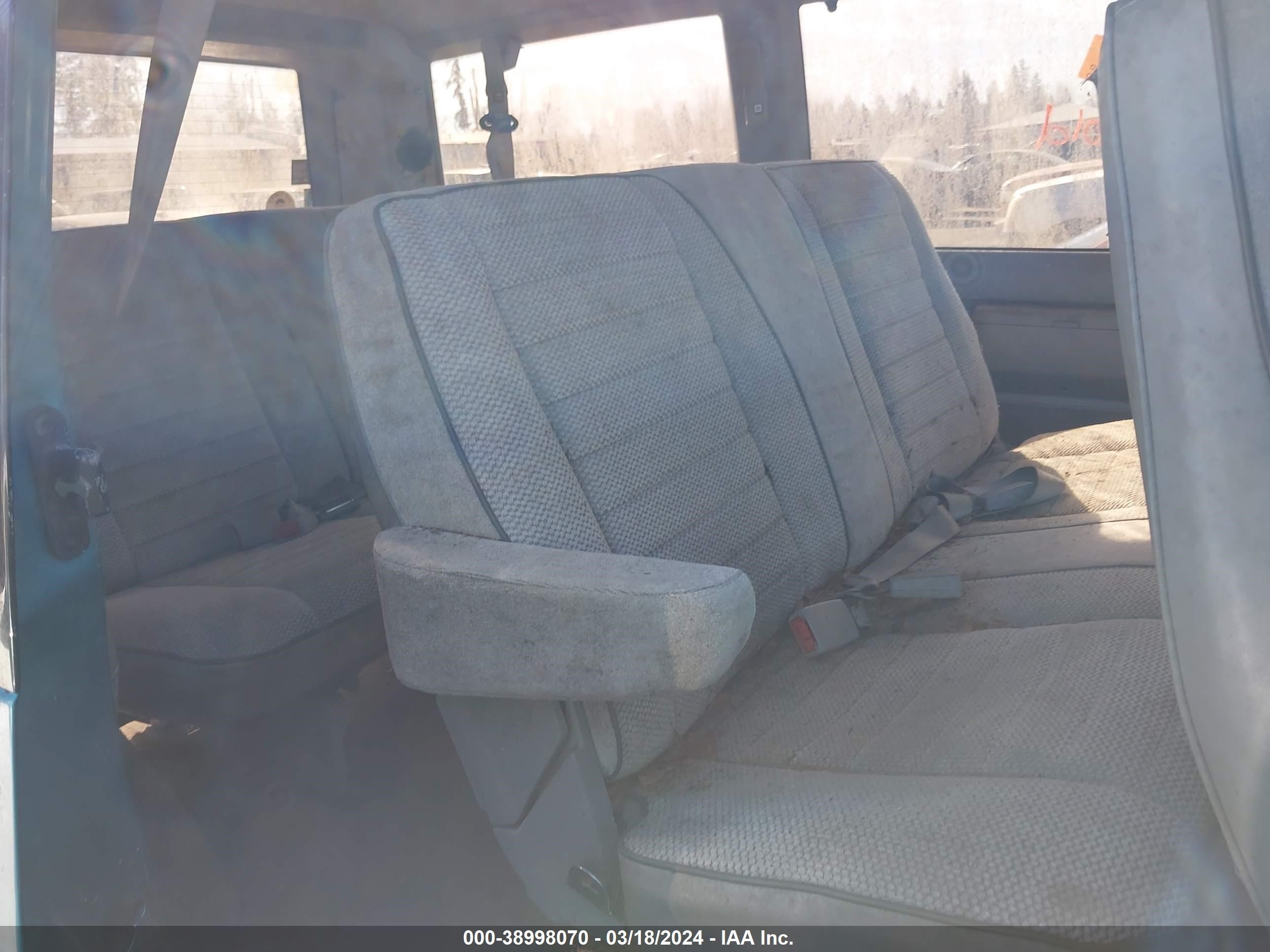 Photo 7 VIN: 1GKEL19W6PB536061 - GMC SAFARI 