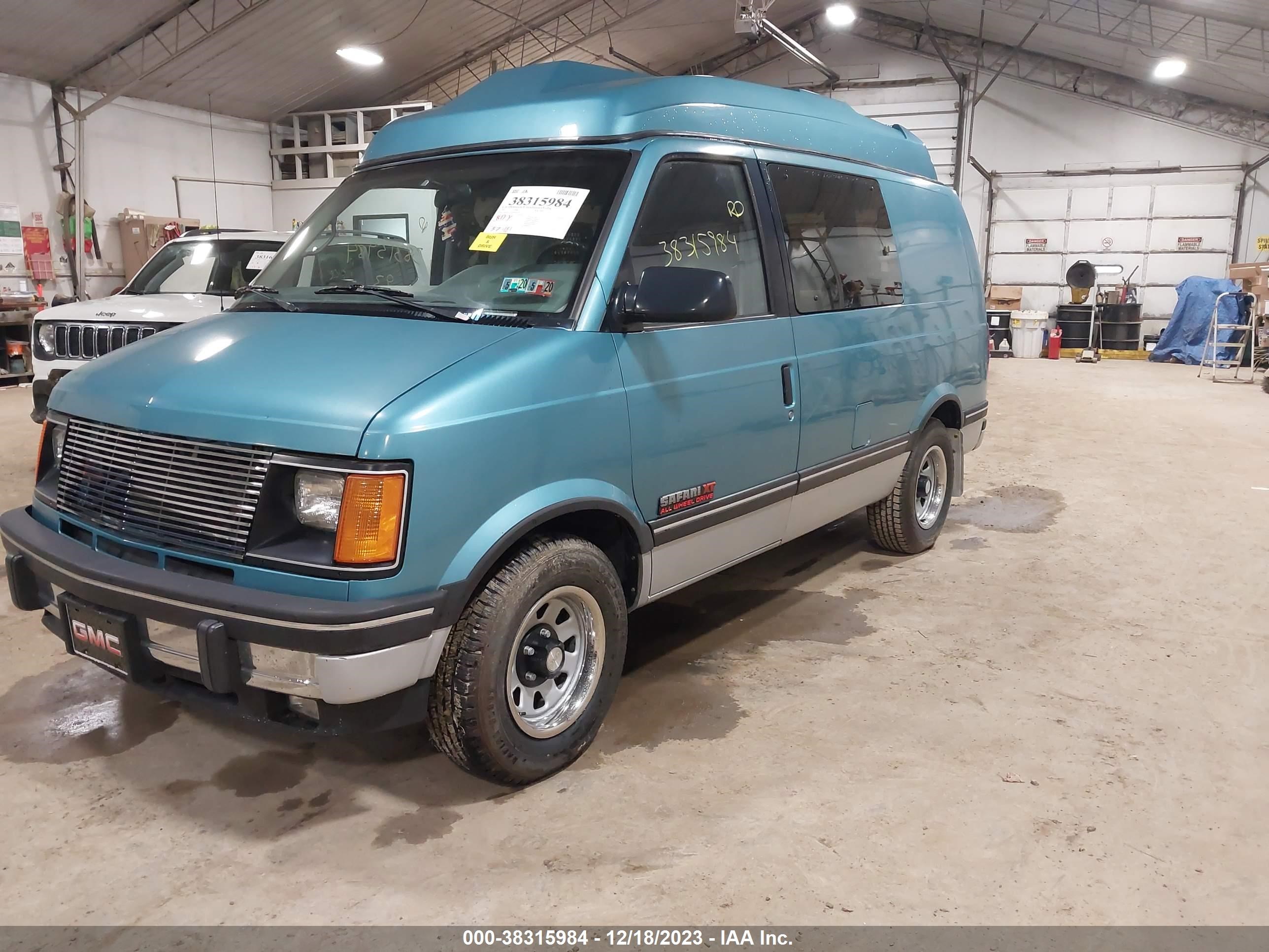 Photo 1 VIN: 1GKEL19W8PB551774 - GMC SAFARI 