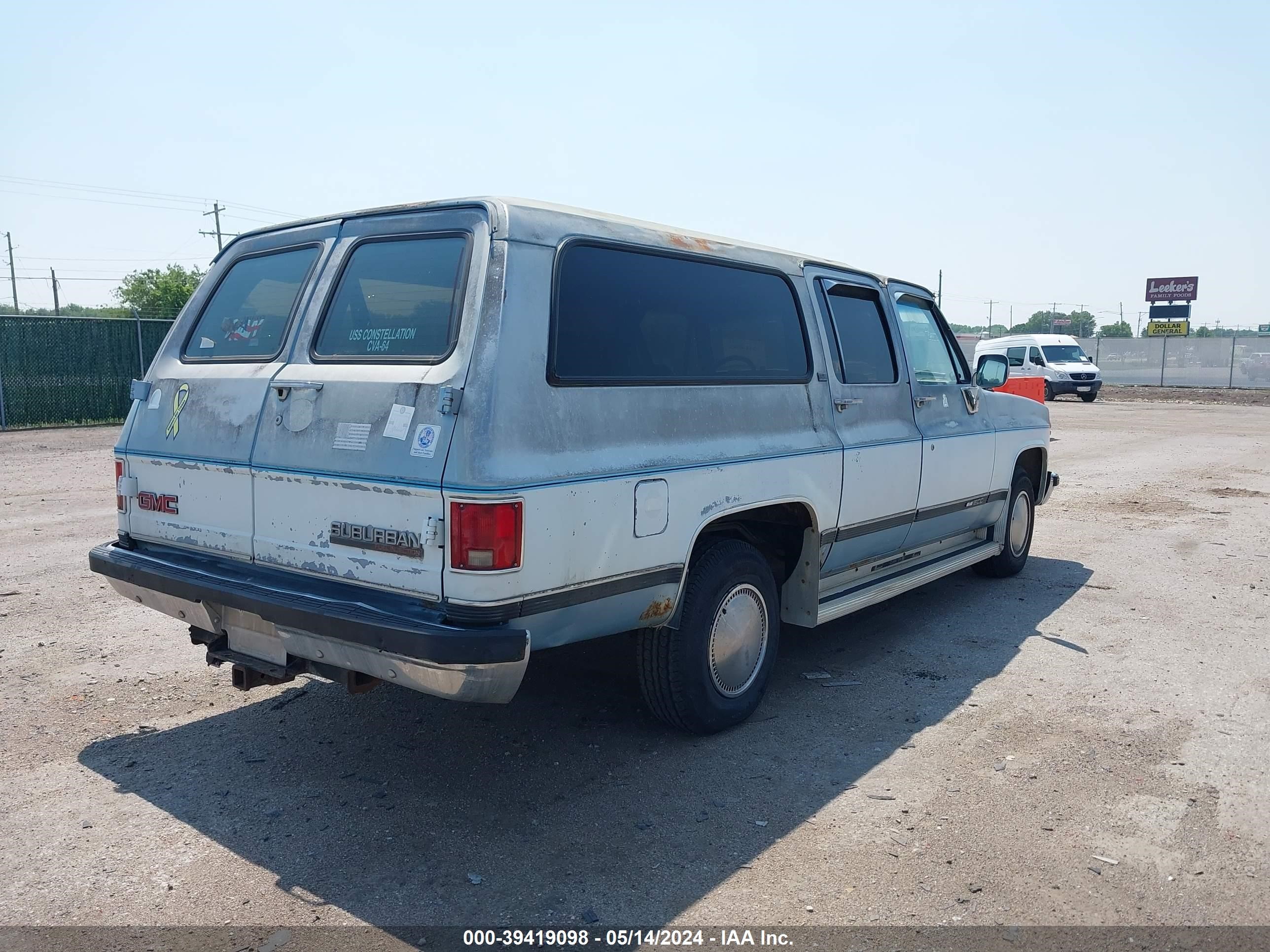 Photo 3 VIN: 1GKER16K6LF512460 - GMC SUBURBAN 