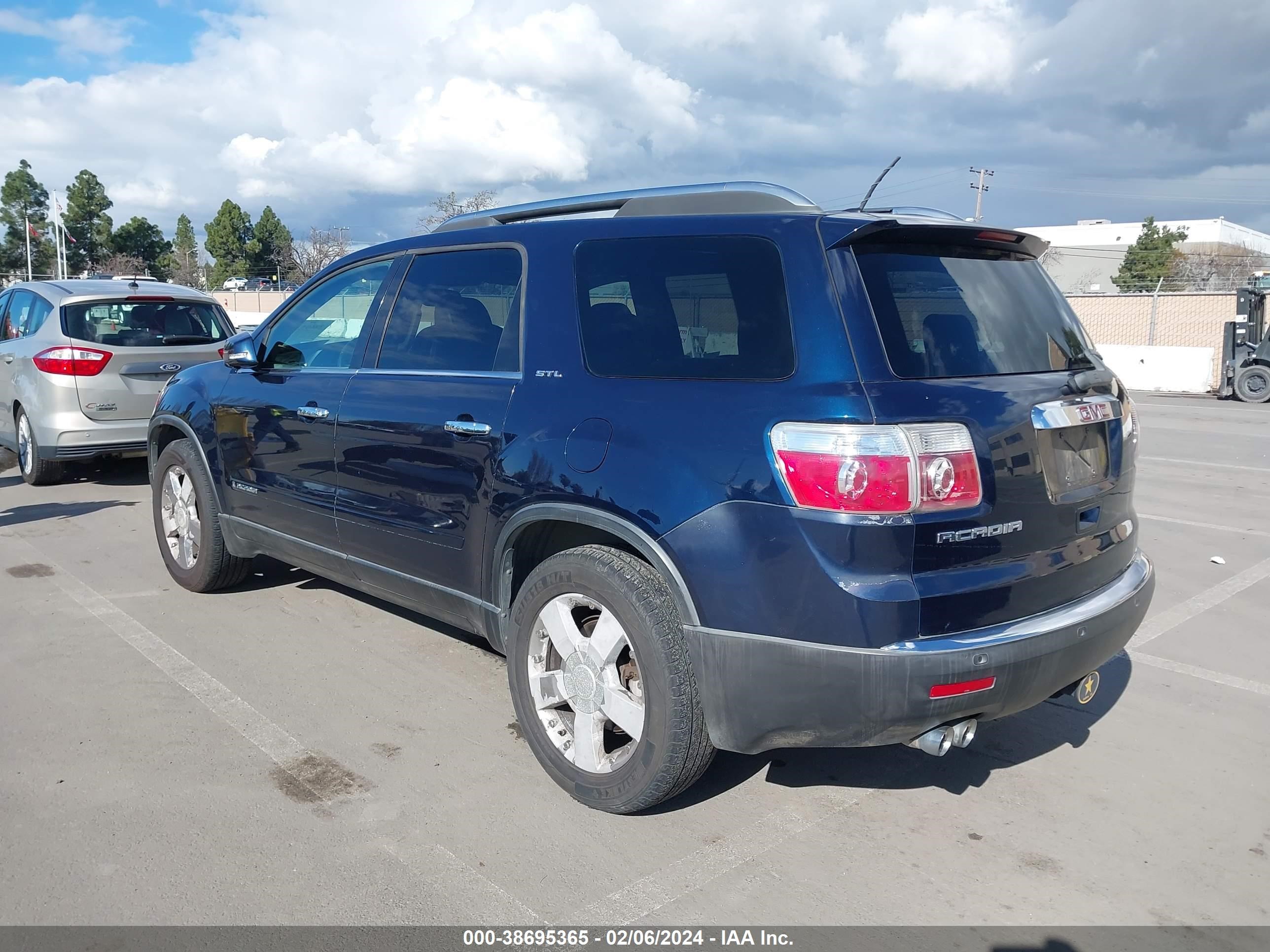 Photo 2 VIN: 1GKER33777J117735 - GMC ACADIA 