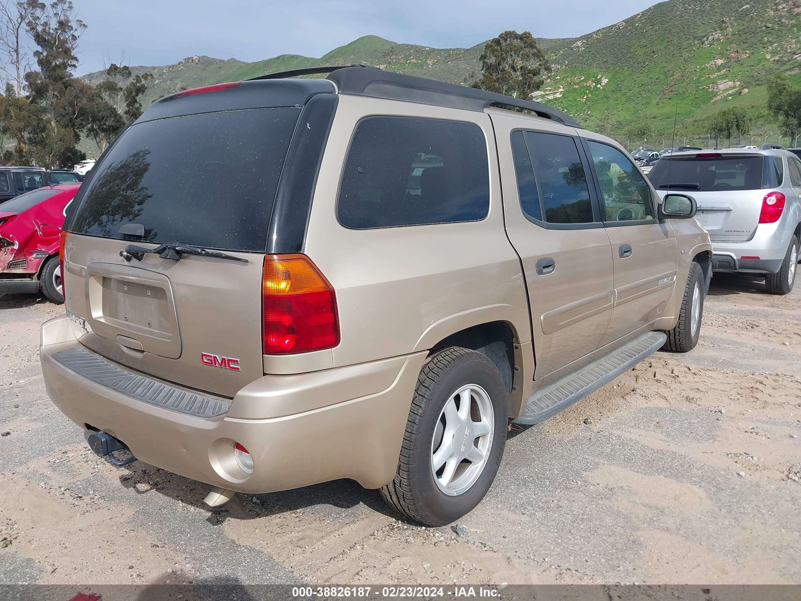 Photo 3 VIN: 1GKES16P246161693 - GMC ENVOY 