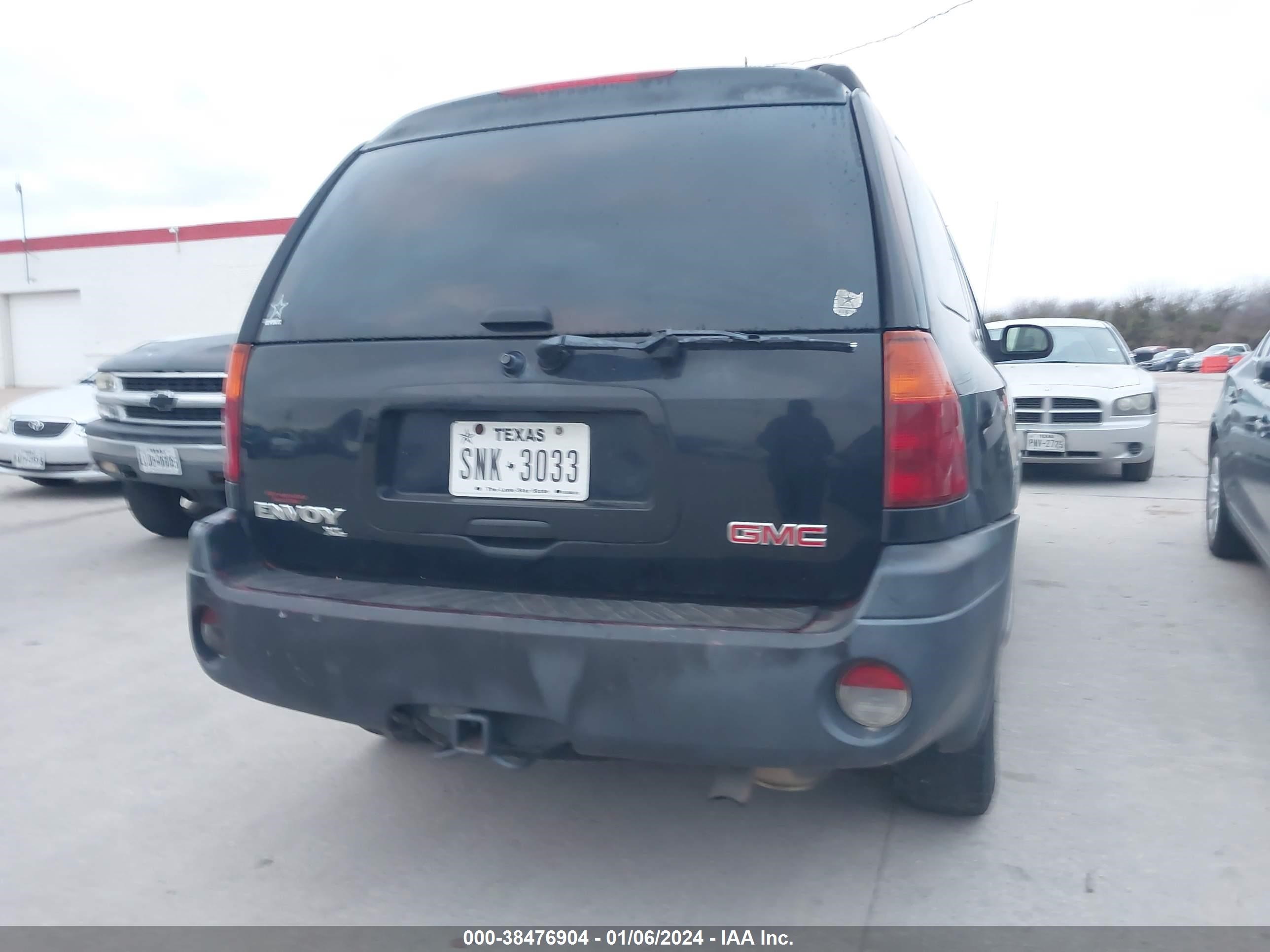 Photo 3 VIN: 1GKES16S056182712 - GMC ENVOY 