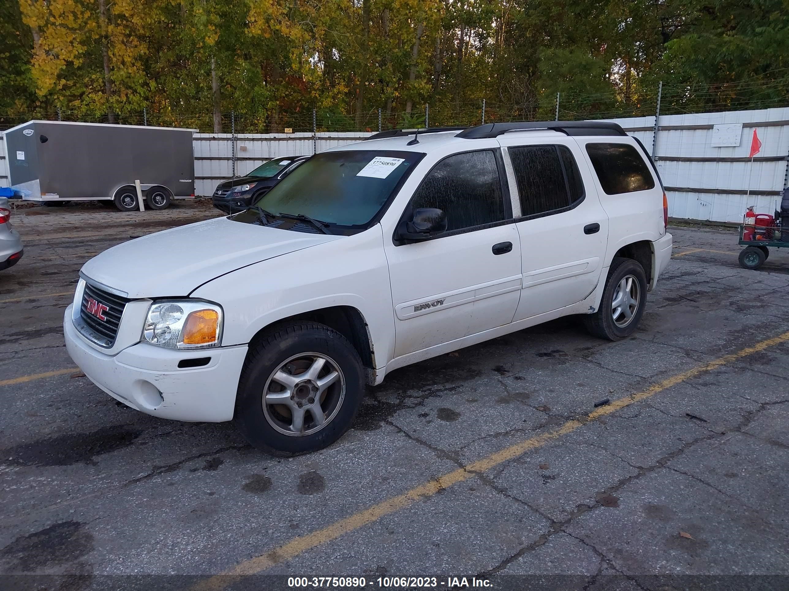 Photo 1 VIN: 1GKES16S056182905 - GMC ENVOY 