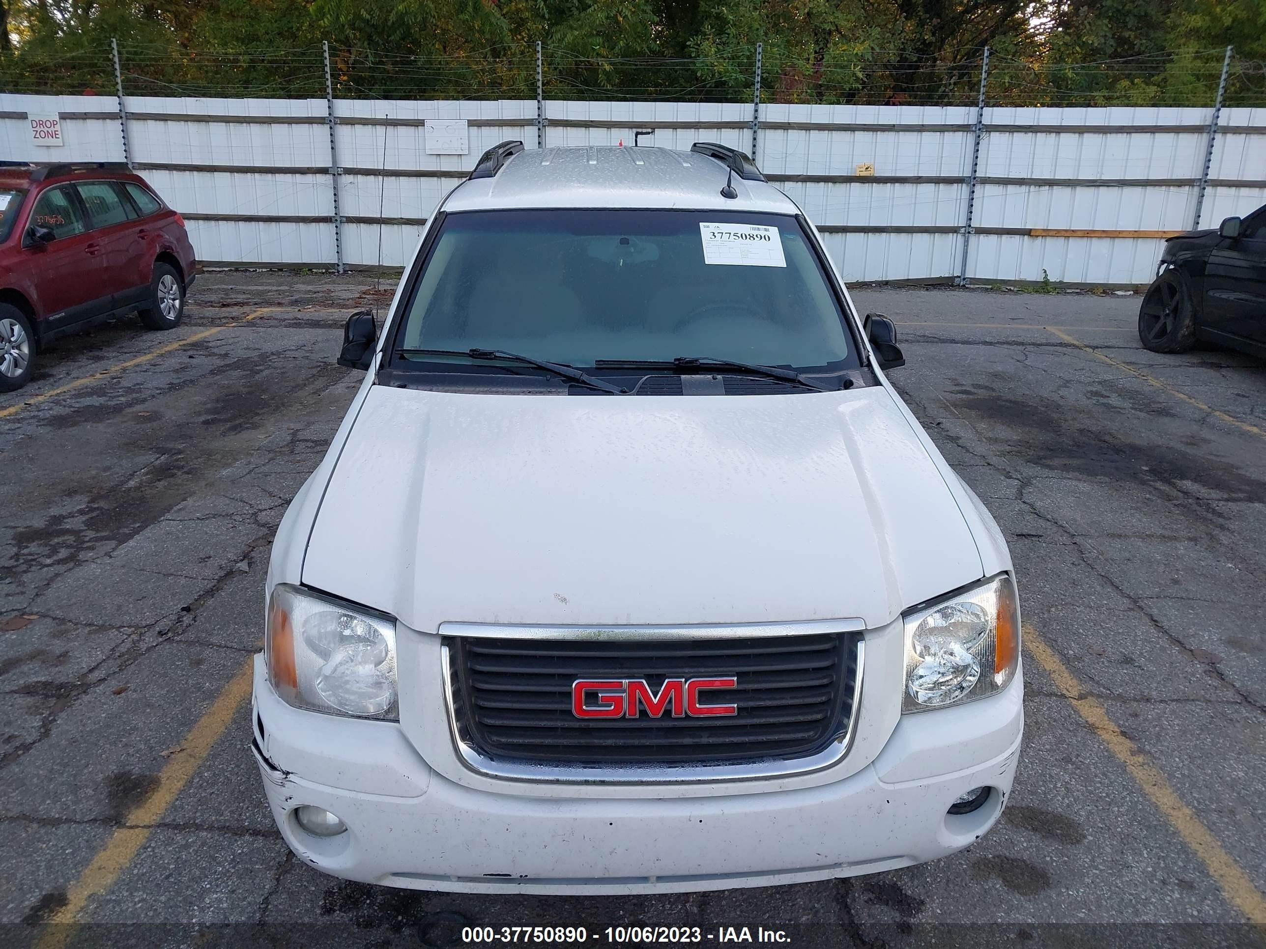 Photo 11 VIN: 1GKES16S056182905 - GMC ENVOY 