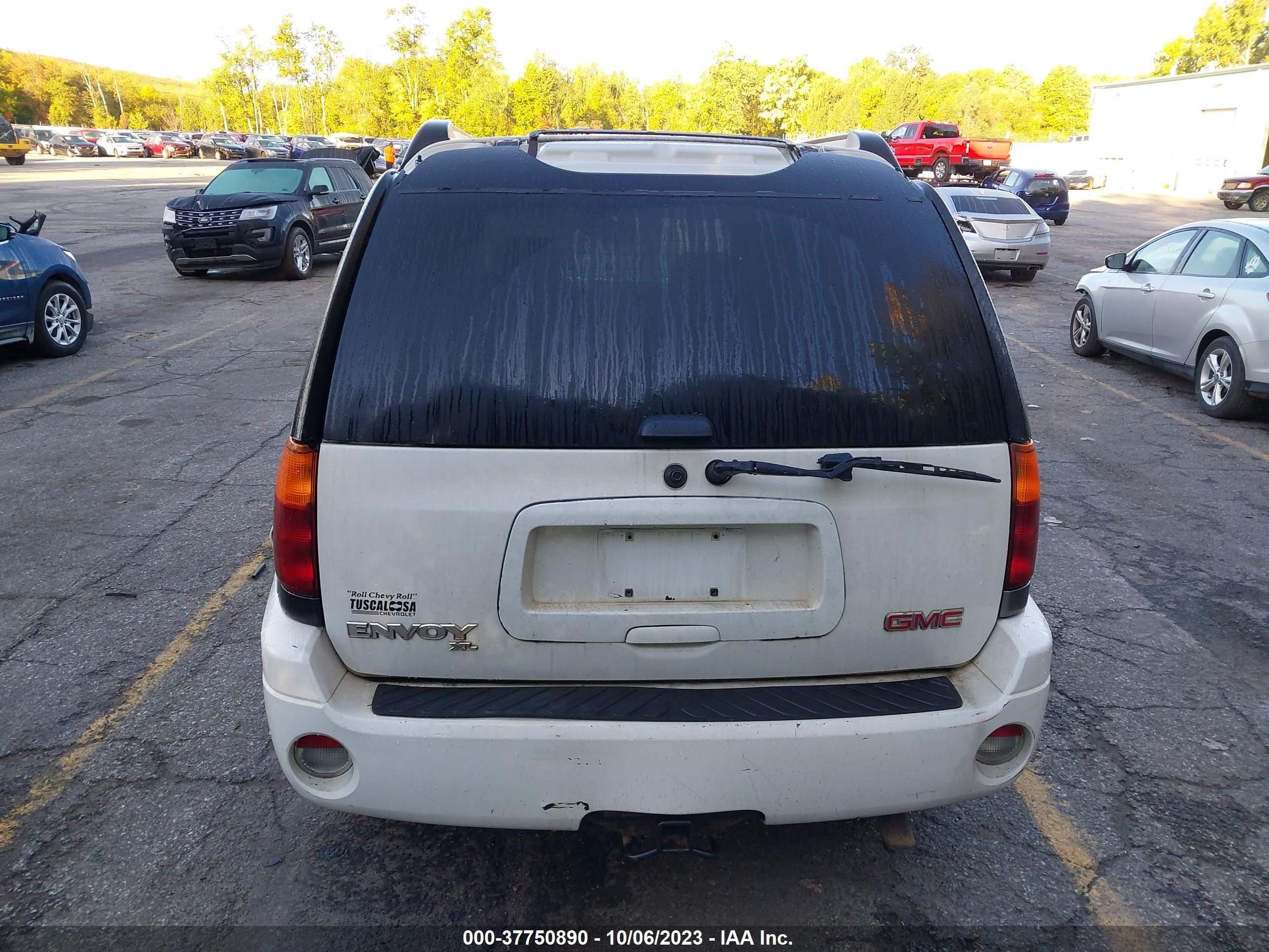 Photo 15 VIN: 1GKES16S056182905 - GMC ENVOY 