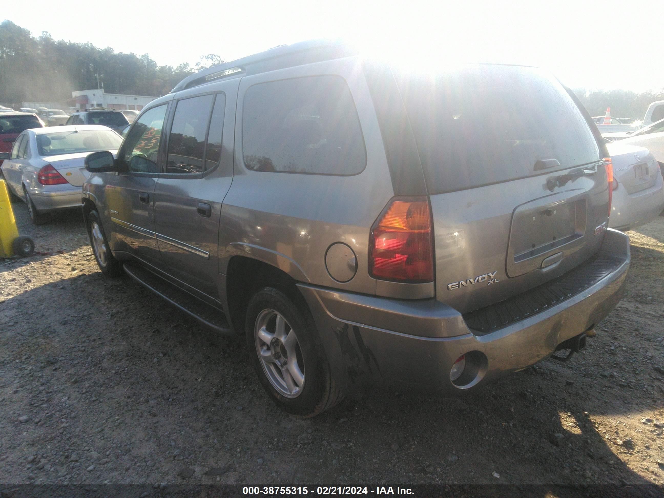 Photo 2 VIN: 1GKES16S066131406 - GMC ENVOY 