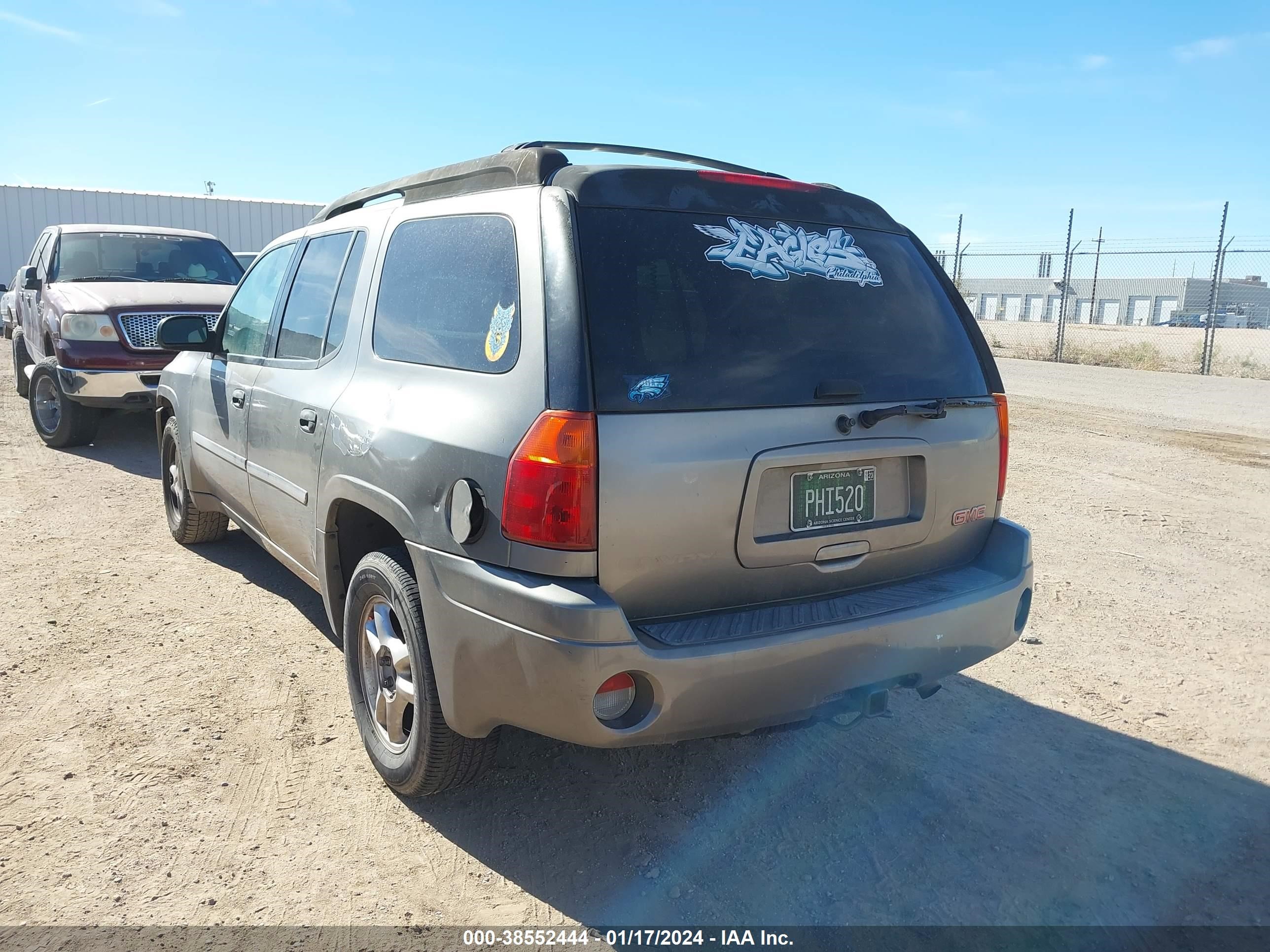 Photo 2 VIN: 1GKES16S166107437 - GMC ENVOY 