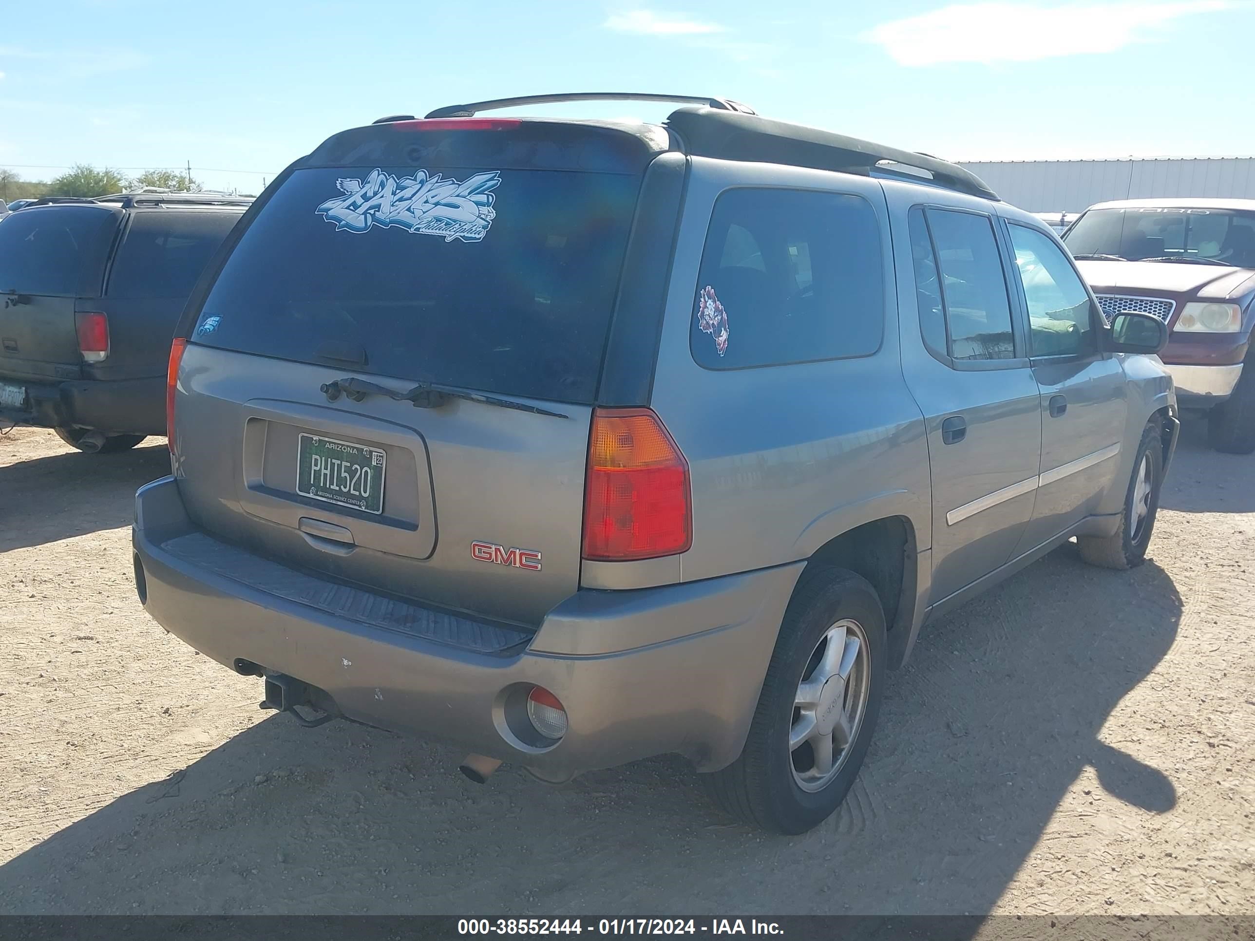 Photo 3 VIN: 1GKES16S166107437 - GMC ENVOY 