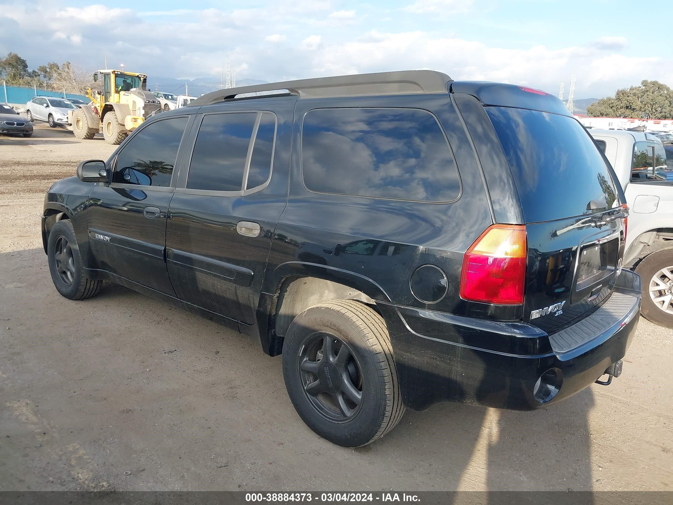 Photo 2 VIN: 1GKES16S356123525 - GMC ENVOY 